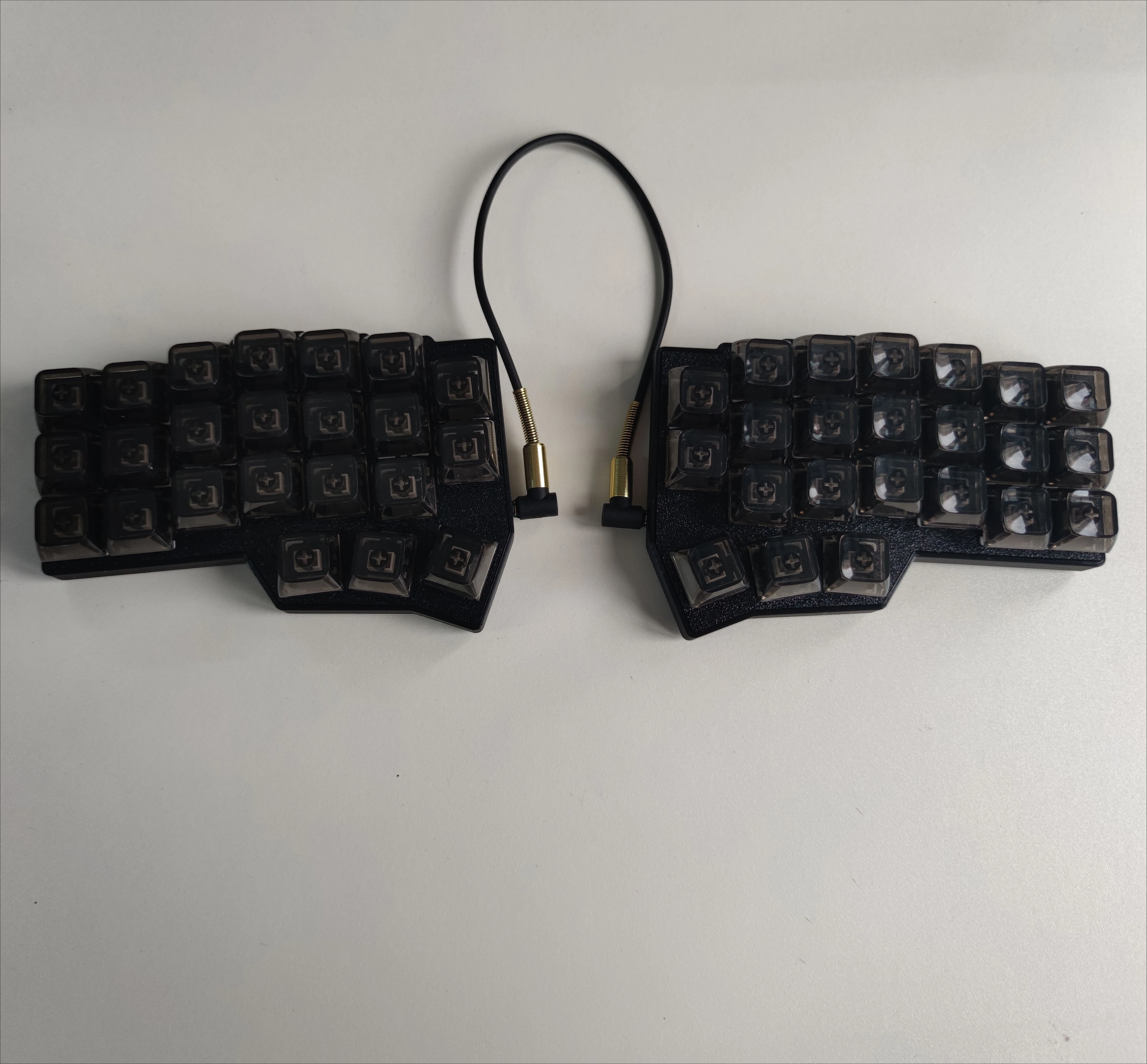 Teclado dividido con cable Corne V4, teclado mecánico personalizado RGB de intercambio en caliente Corne Split para teclas VIAL Keymap, teclas transparentes negras - imagen 5