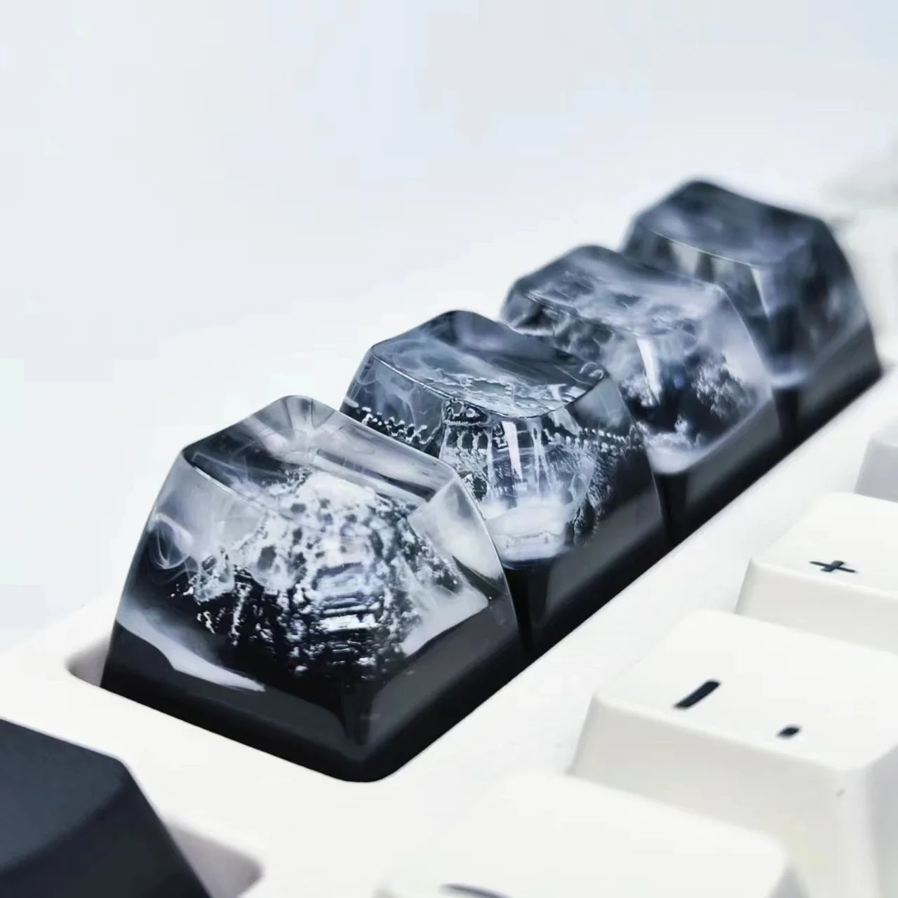 Teclado mecánico DIY, pegamento de goteo de resina, tecla de montaña nevada, eje transversal, lista de regalo ESC personalizada, tecla transparente de montaña Fuji - imagen 4