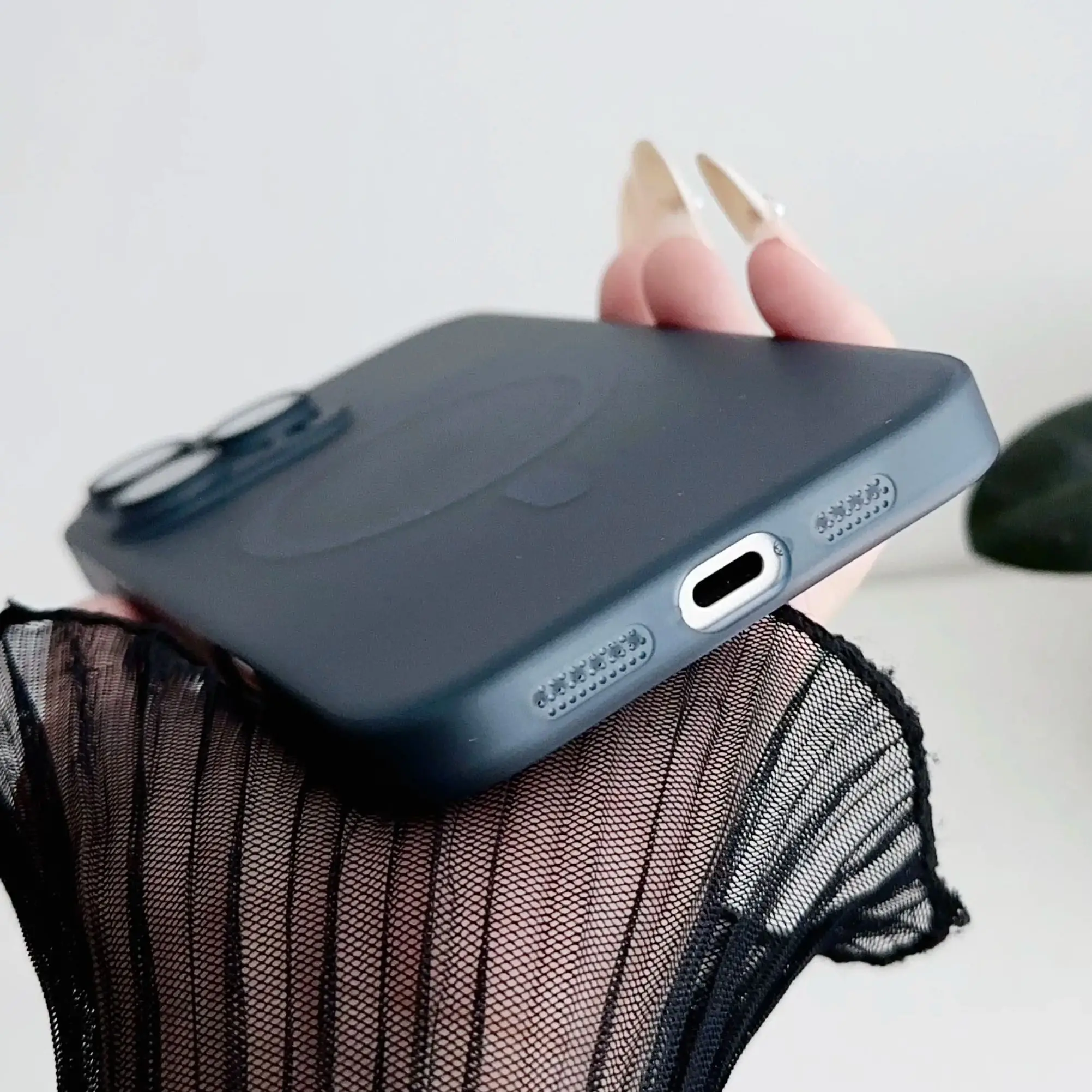 Funda de carga inalámbrica magnética mate Original para iPhone 16, 15, 14, 13, 12, 11 Pro Max Plus, cubierta delgada dura para Magsafe a prueba de golpes - imagen 5