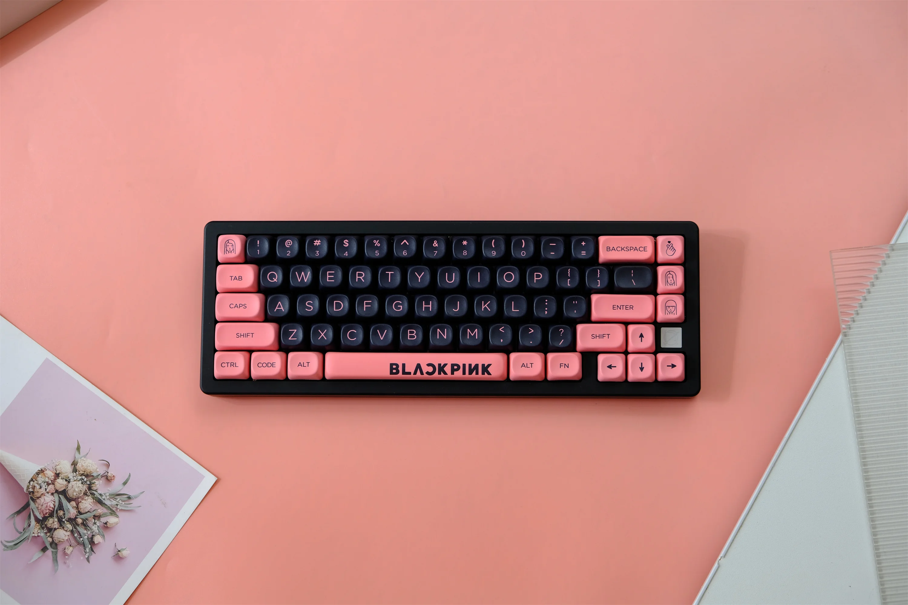 Juego de teclas de 132 teclas, Material PBT, perfil MOA, DYE-SUB, personalizado para teclado mecánico CHERRY MX Switch, color negro y rosa