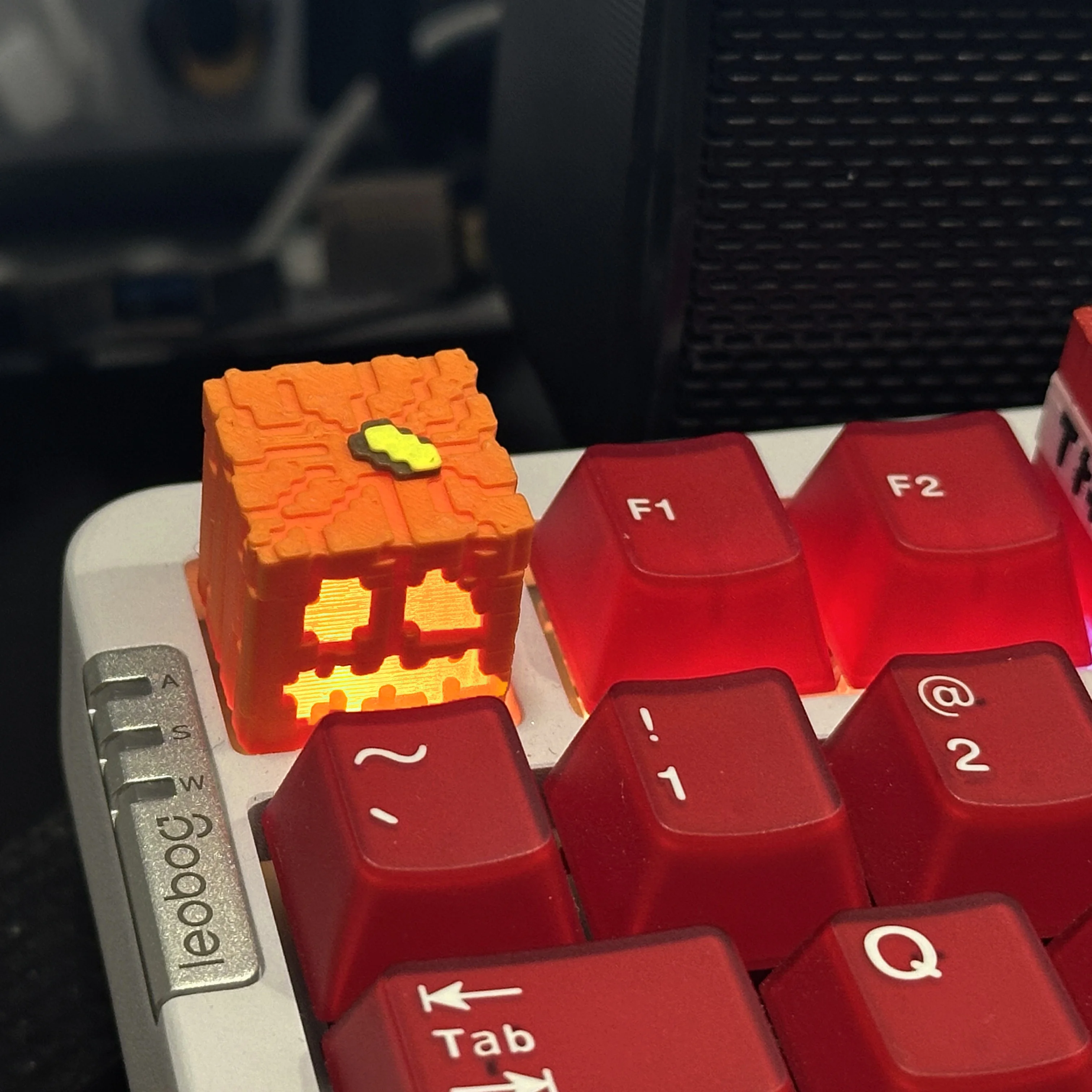 Teclas de linterna de calabaza My World, teclas de juego 3D personalizadas para teclado mecánico DIY, llave ESC translúcida de resina para Halloween, 1 ud.
