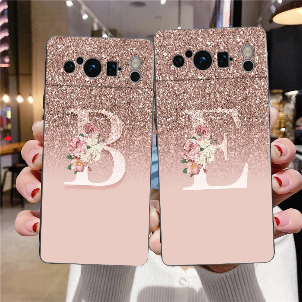 Funda de teléfono con letras rosas brillantes M R para Google Pixel 9 8 7 6 Pro XL 8A 6A 7A 5G, funda negra de TPU suave a prueba de golpes - imagen 2