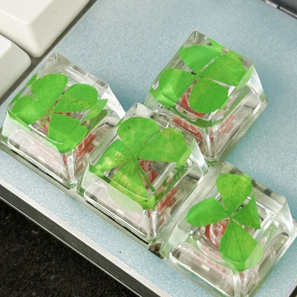 4 teclas hechas a mano pegamento de goteo trébol de luz transparente teclas de diseño personalizado teclas direccionales OEM R4 para teclado mecánico - imagen 4