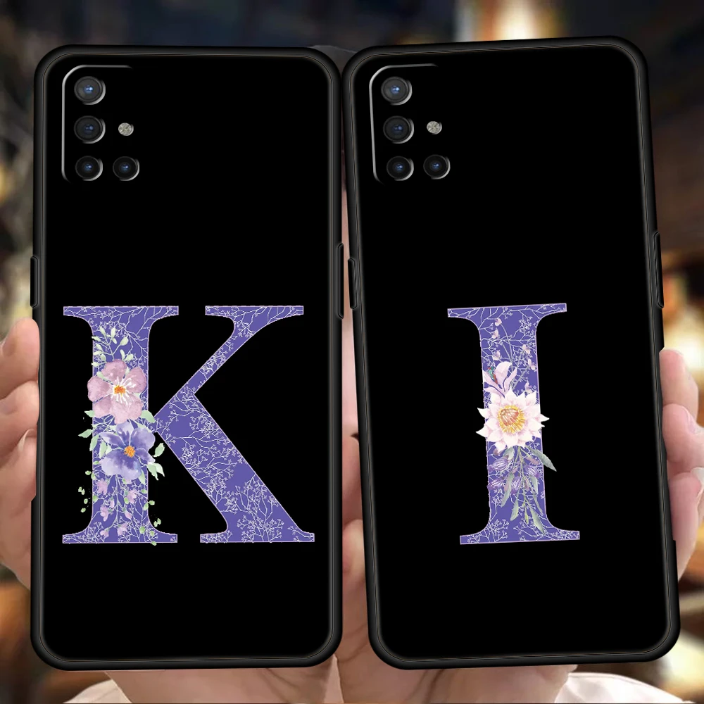 Funda de teléfono para OnePlus 13 12 11 10 9 Pro 9T 13R 12R 10R 9RT 10T 8T 8 Nord 2T CE 2 3 5G N30 cubierta letra inicial flor púrpura