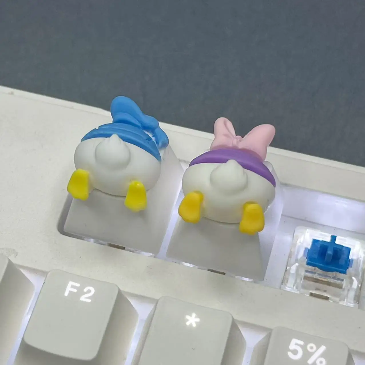 Teclas con trasero de pato y animales de dibujos animados, teclas de resina personalizadas DIY transparentes R4 ESC Cross, Teclado mecánico, teclas de regalo personalizadas - imagen 5