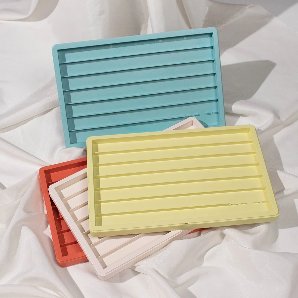 Caja transparente para teclas, caja de almacenamiento para teclas de teclado mecánico, color blanco leche/rojo/verde, caja de almacenamiento apilable de plástico a prueba de polvo