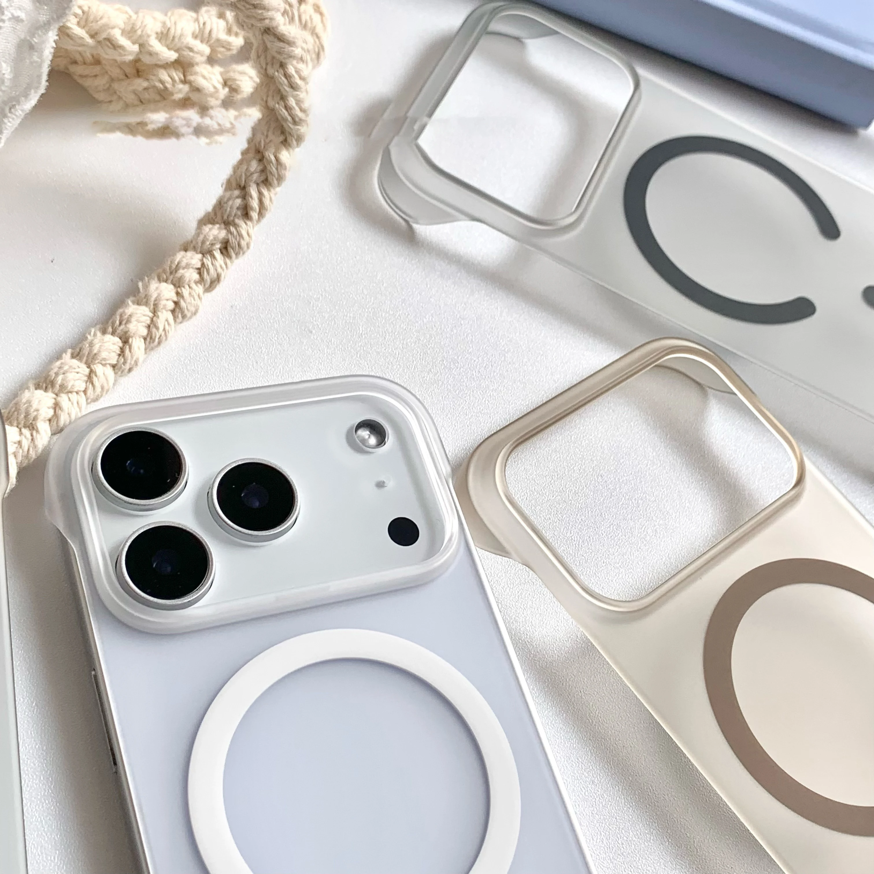 Funda magnética sin marco dura esmerilada para Magsafe para iPhone 17 Air 16 15 14 Plus 13 12 11 17 Pro Max cubierta trasera delgada translúcida - imagen 4