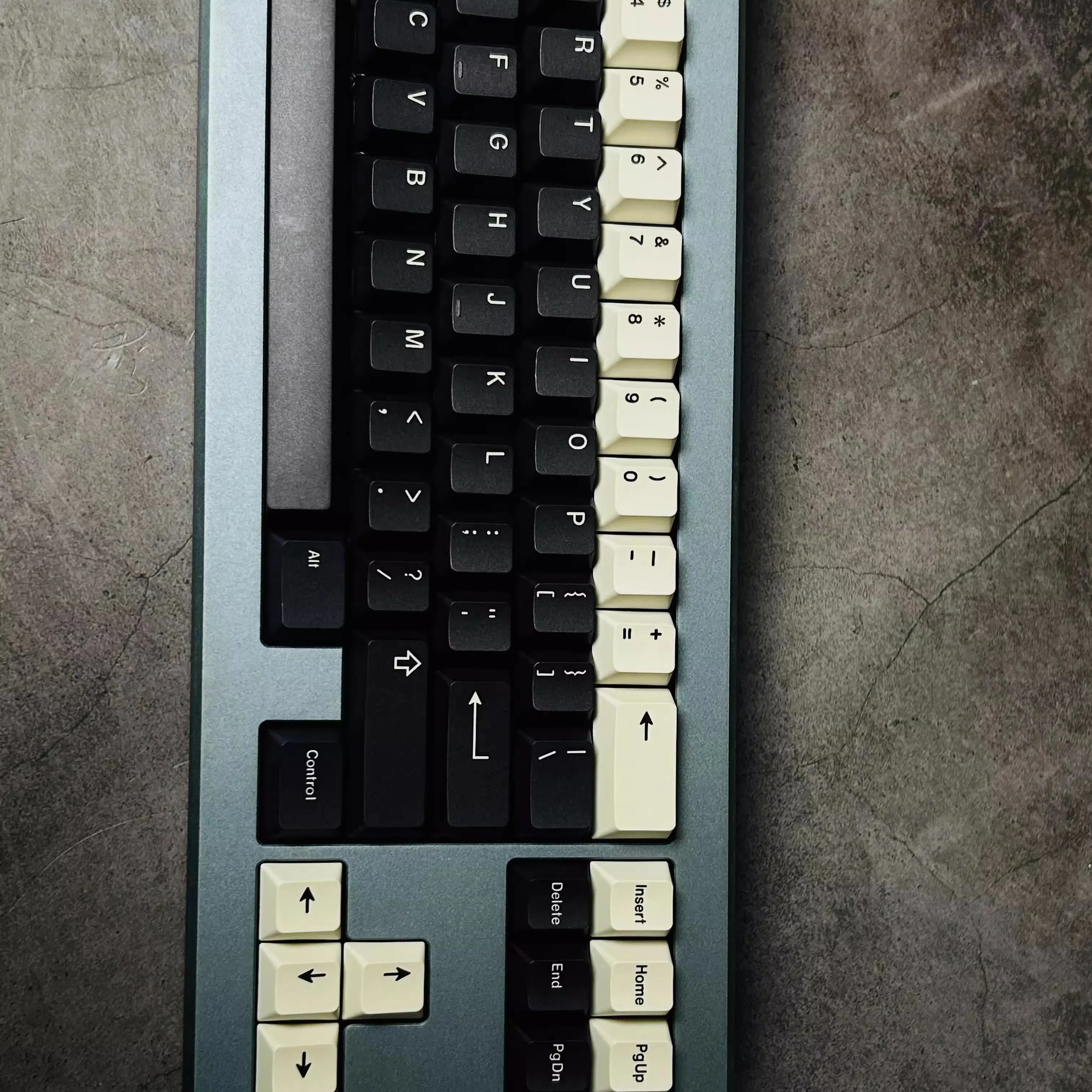 Juego de teclas con temática de grafito, teclas con subcama de tinte PBT, teclas blancas y negras, perfil de cereza para MX Switch, Barra espaciadora doble B dividida 7U, 1 Juego - imagen 3