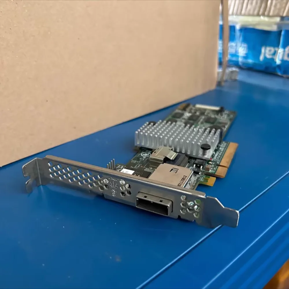 Tarjeta SAS MegaRAID 9280-4I4E de 6 Gb con 3 ranuras de expansión - imagen 3