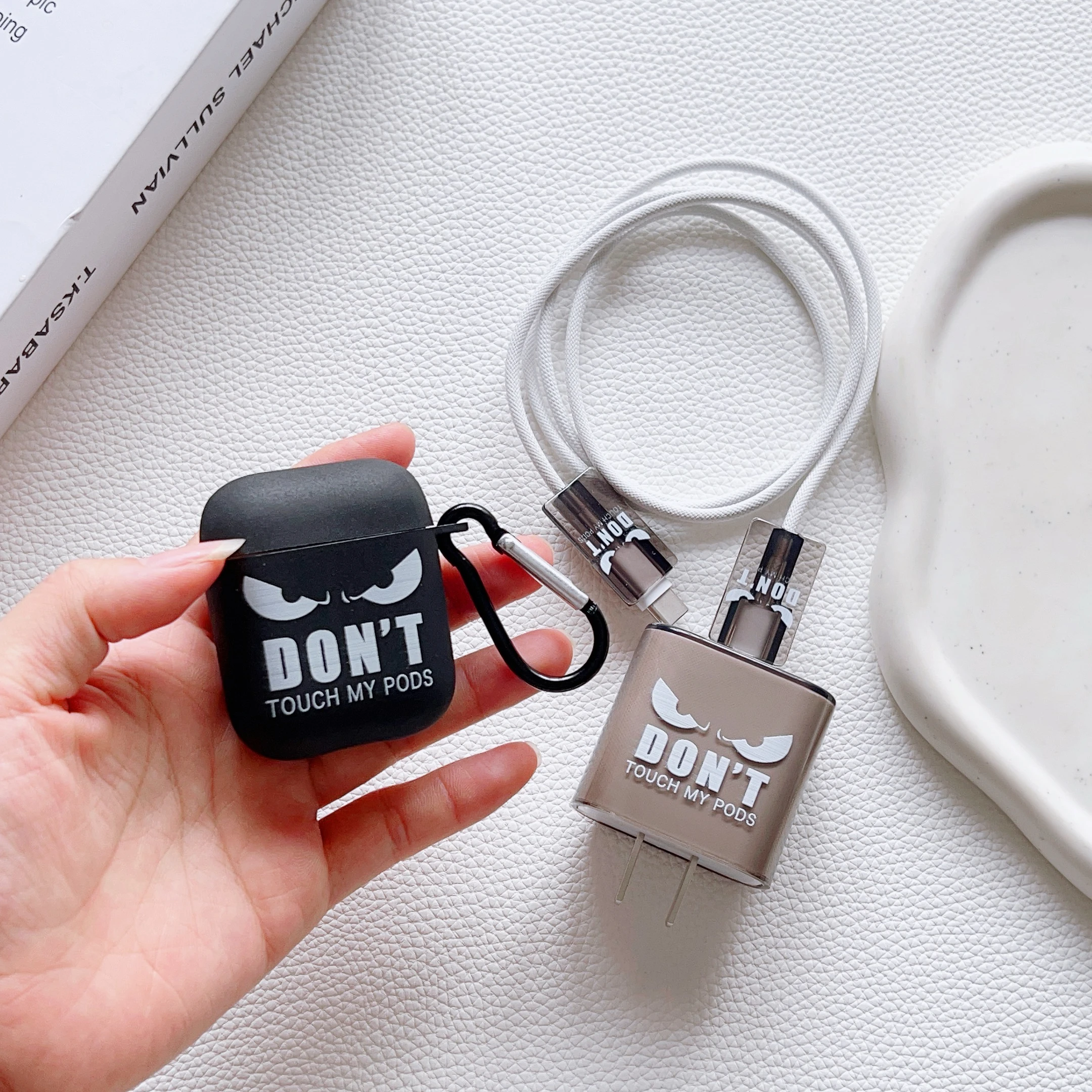 Cool Emoji patrones traje para Apple Airpods Pro 2nd 4 1/2/3 caja de auriculares Bluetooth para 18w/20w cabeza de carga funda protectora - imagen 2