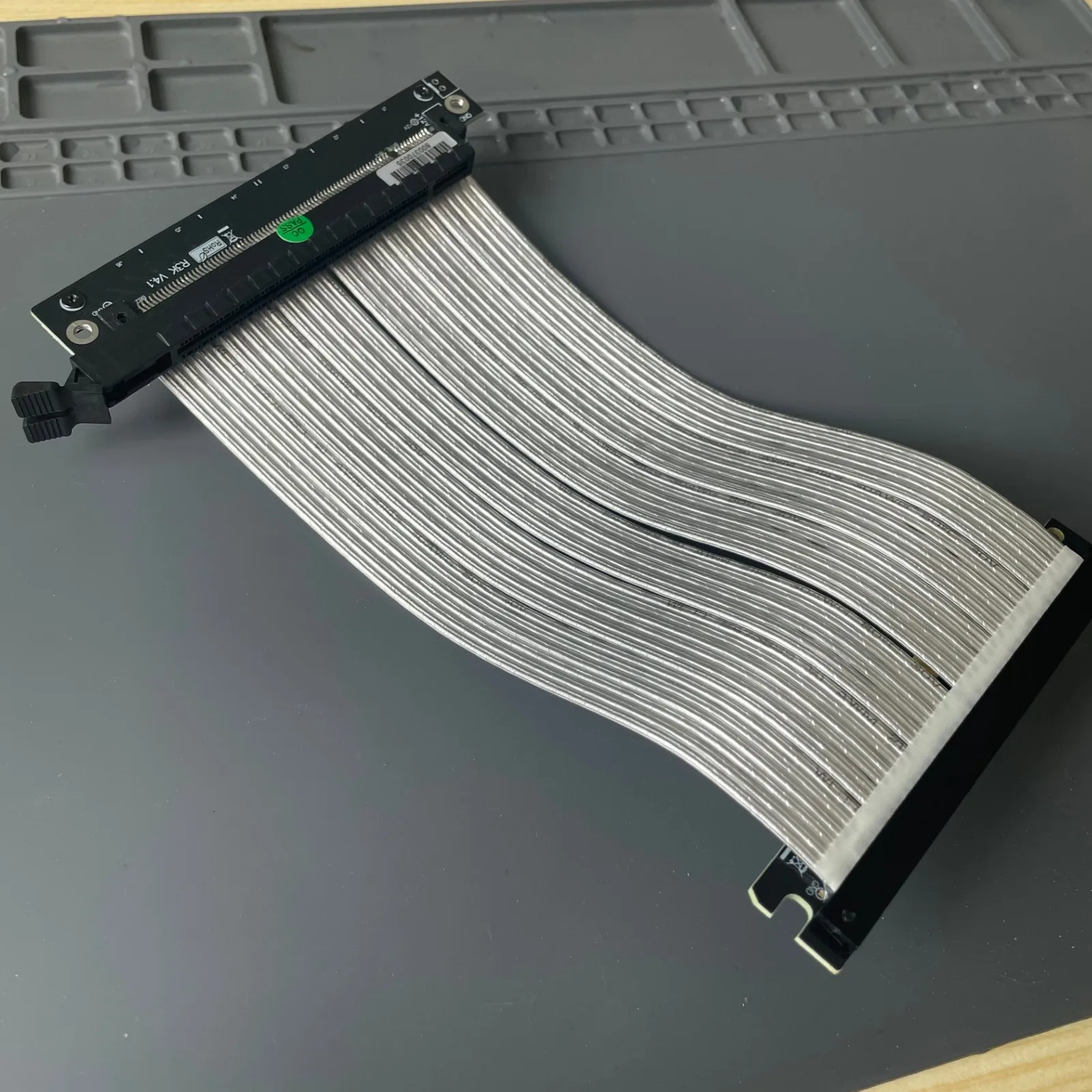 Nuevo PCI-E 5,0 X16 Riser Cable Redriver IC PCI Express 5,0 RTX 4090 3090 tarjeta de vídeo Riser Extender Reverse GPU para ITX A4 PC Case - imagen 5