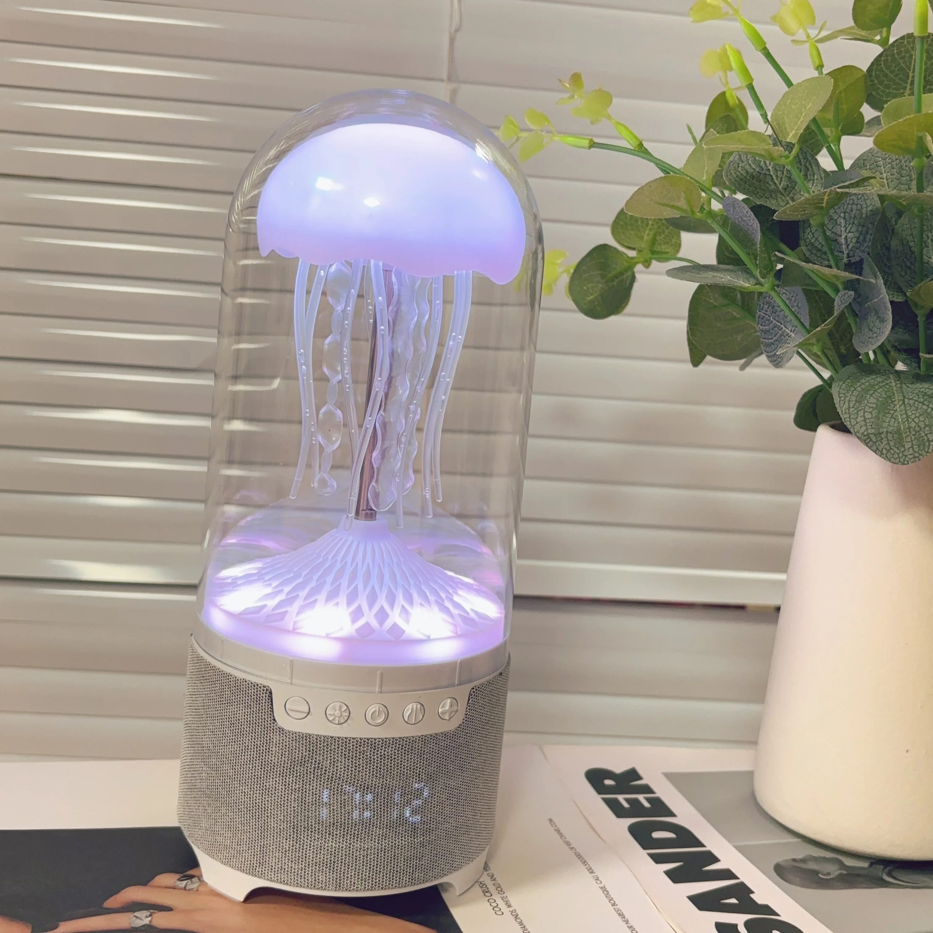 Lámpara de luz nocturna LED medusas altavoz inalámbrico Bluetooth creativo dinámico Jelly Fish Mini altavoces de lámpara coloridos portátiles - imagen 4