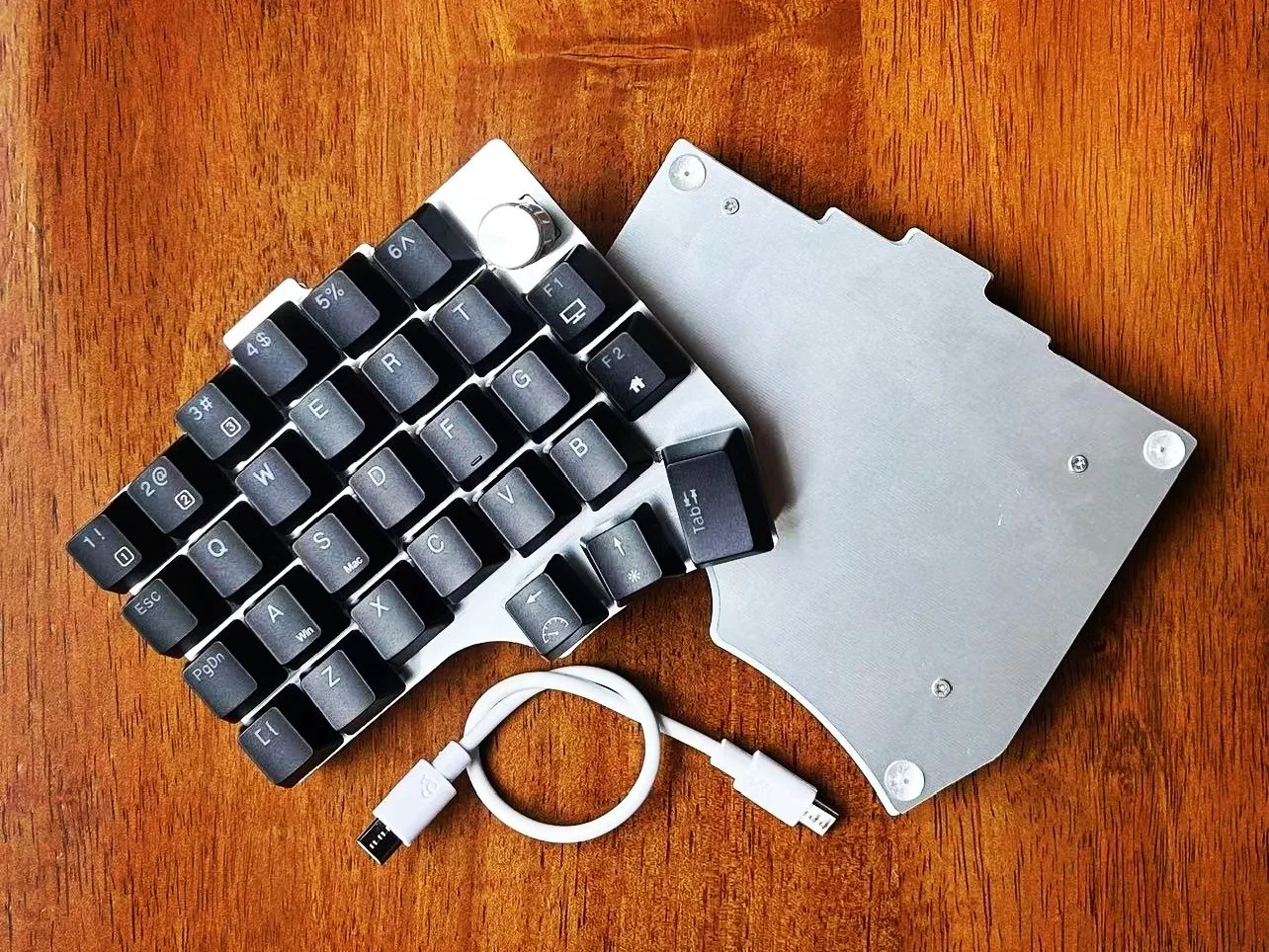 Kit de teclado dividido V6e, teclado mecánico dividido para juegos ergonómico de intercambio en caliente monomodo con cable, diseño de 9 capas, compatible con VIAL Keymap - imagen 3