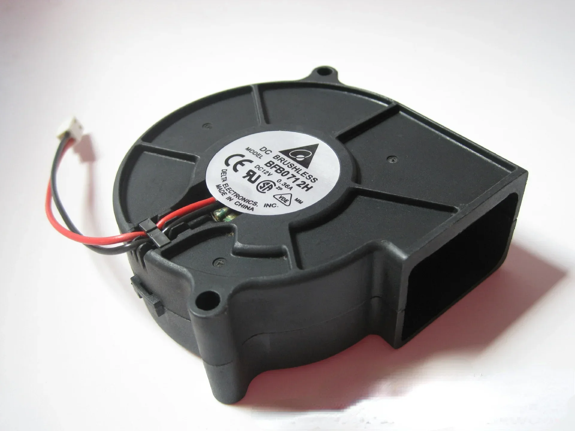 Delta BFB0712H 7530 DC 12V 0.36A ventilador de refrigeración centrífugo de proyector de presión de aire CFM de alta velocidad - imagen 3