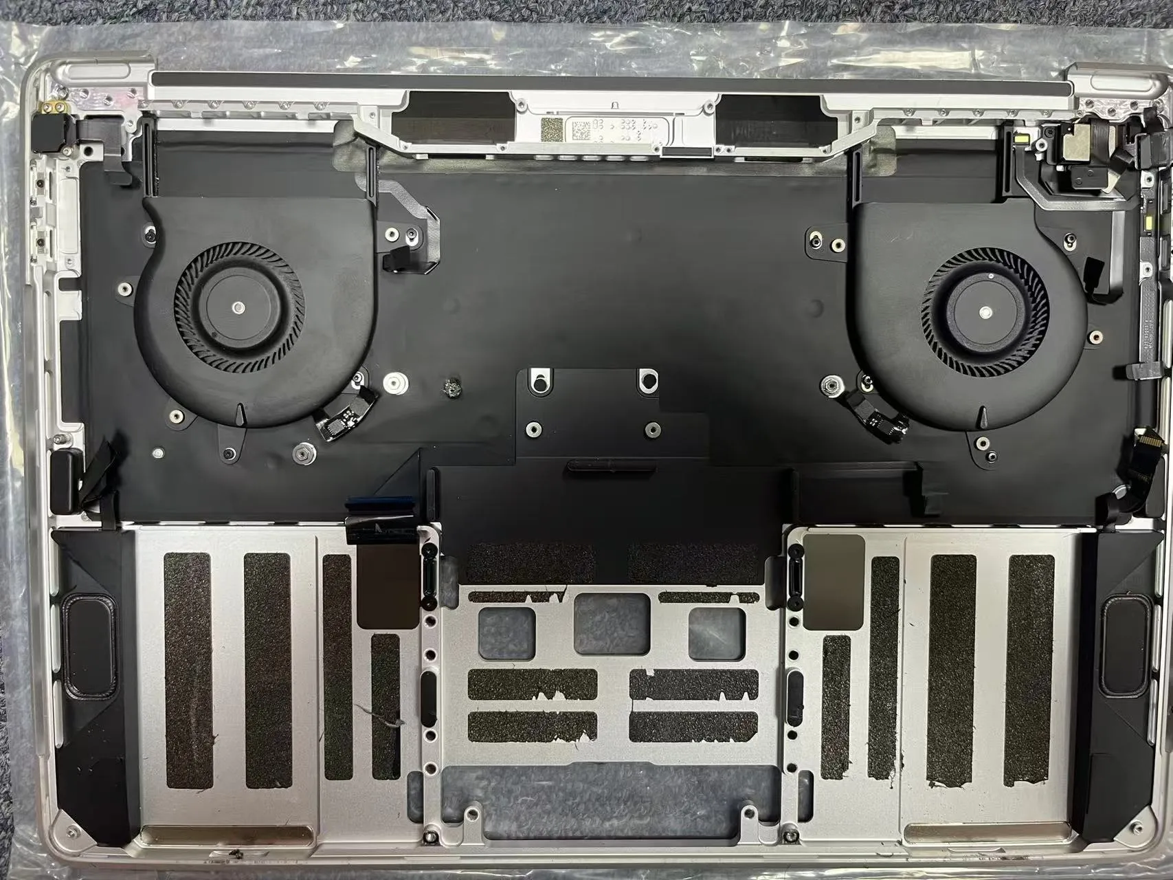 95% nueva topcase para MacBook Pro A2251 A2289 A2338 Reposamanos gris plateado de 13 "con teclado estadounidense, barra táctil, altavoz y ventiladores - imagen 2