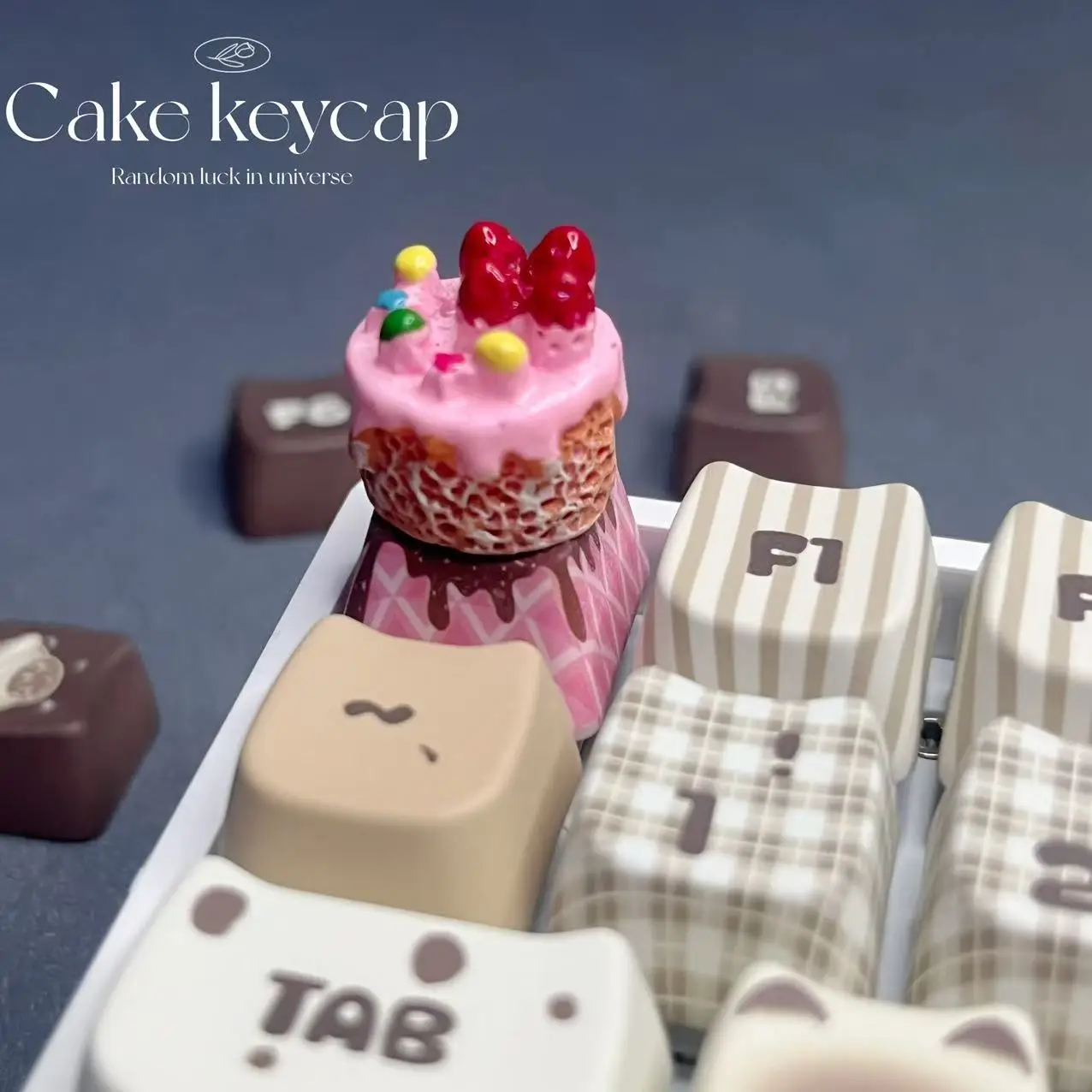 Teclas originales hechas a mano con forma de pastel de fresa, teclas de teclado mecánico personalizadas y creativas, teclas de chocolate con sublimación caliente - imagen 3