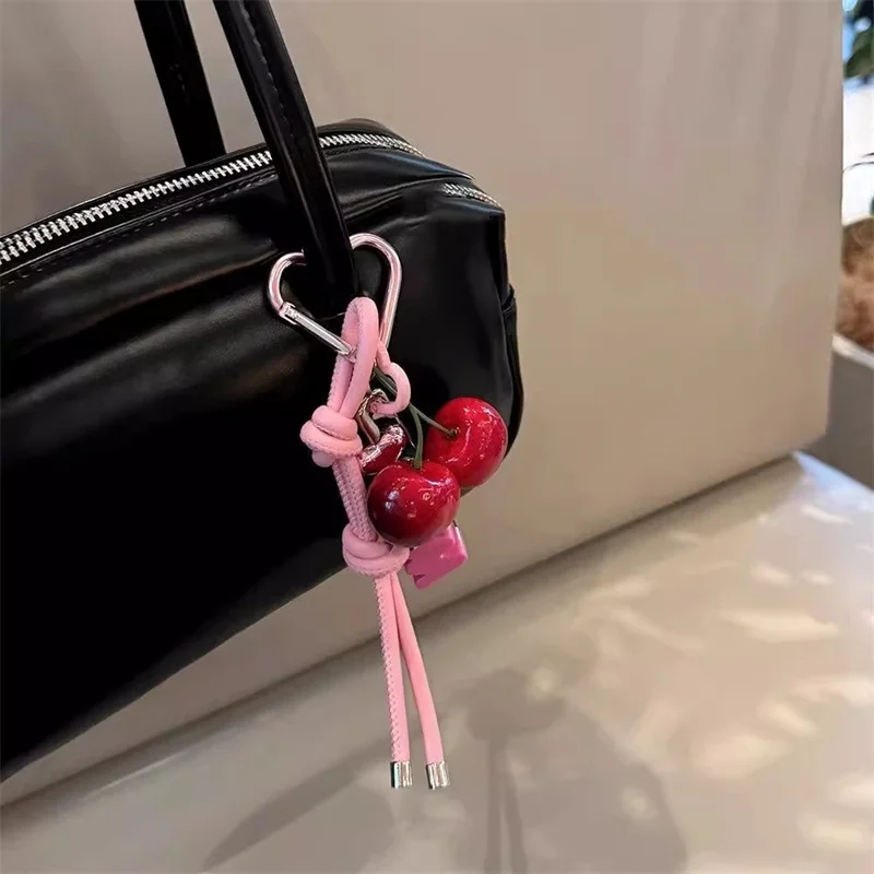 Cordón corto de cuero PU con alfabeto de cereza Y2k, cordón Universal para teléfono móvil, bolsa para teléfono, llavero con colgante de corazón de amor antipérdida - imagen 5