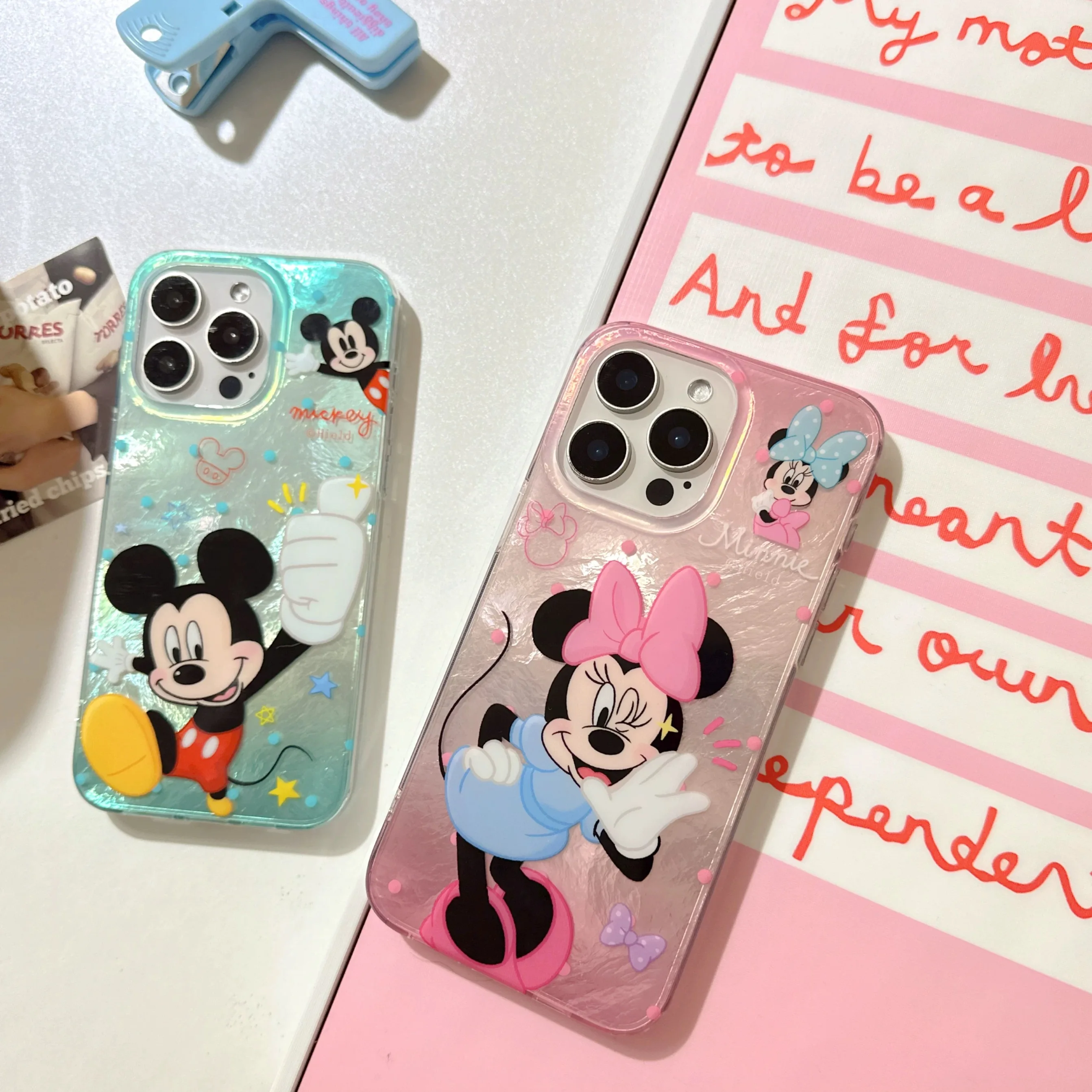 Funda de teléfono con dibujos animados de Disney Mickey Minnie para Samsung Galaxy S24 S23 Ultra Plus 5G S21 FE, Funda dura con textura de plumas - imagen 3