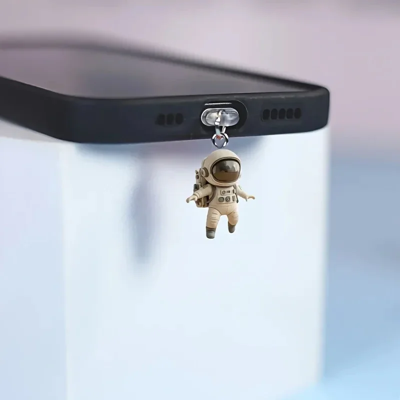 Accesorios de enchufe antipolvo para teléfono, astronauta, planeta, decoración, colgante para Iphone, Samsung, puerto de carga tipo c, nuevo 2025, 1 ud. - imagen 3
