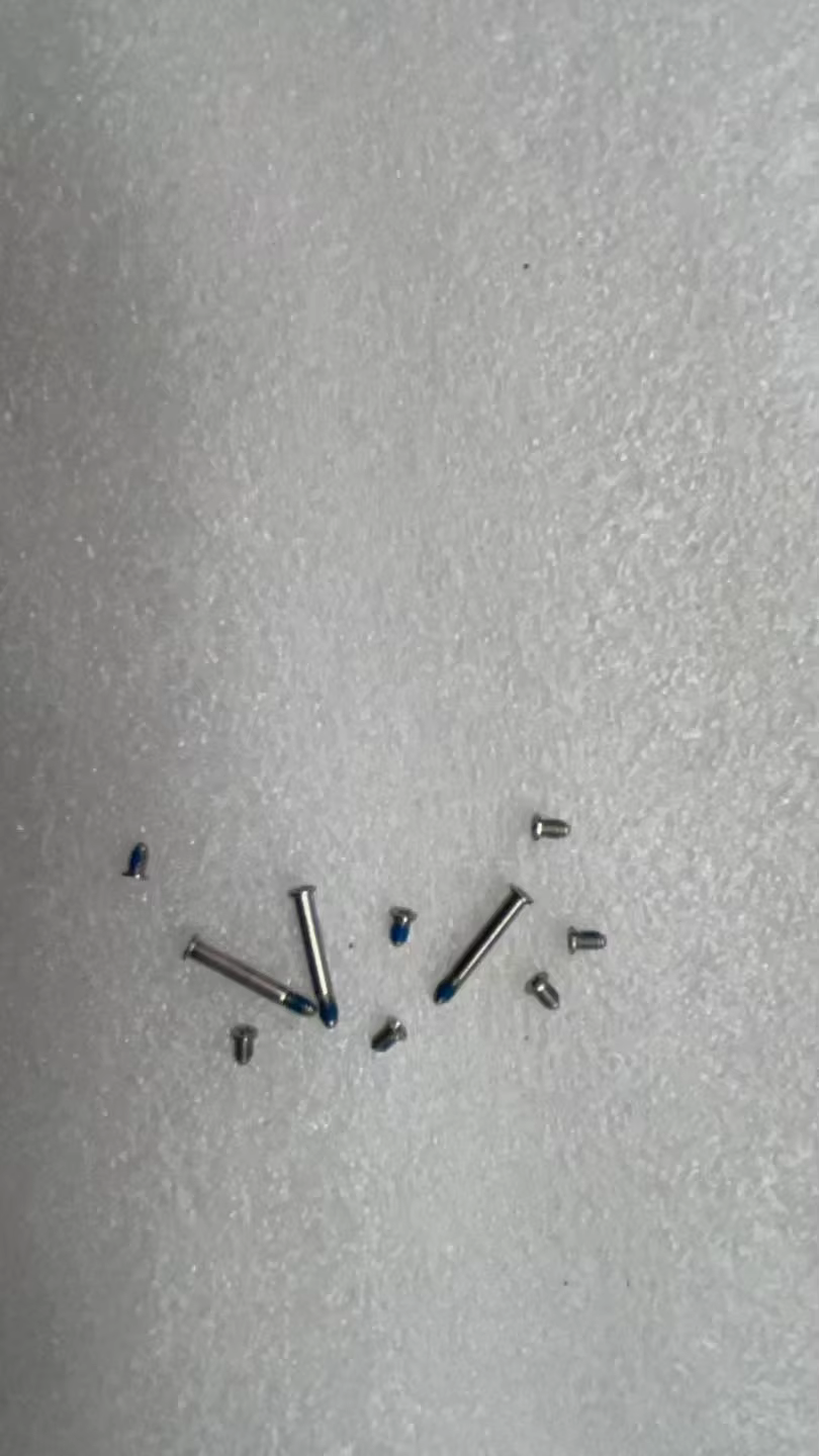 MacBook Pro Tornillos de Cubierta Trasera - Kit de Reparación Apple - imagen 3