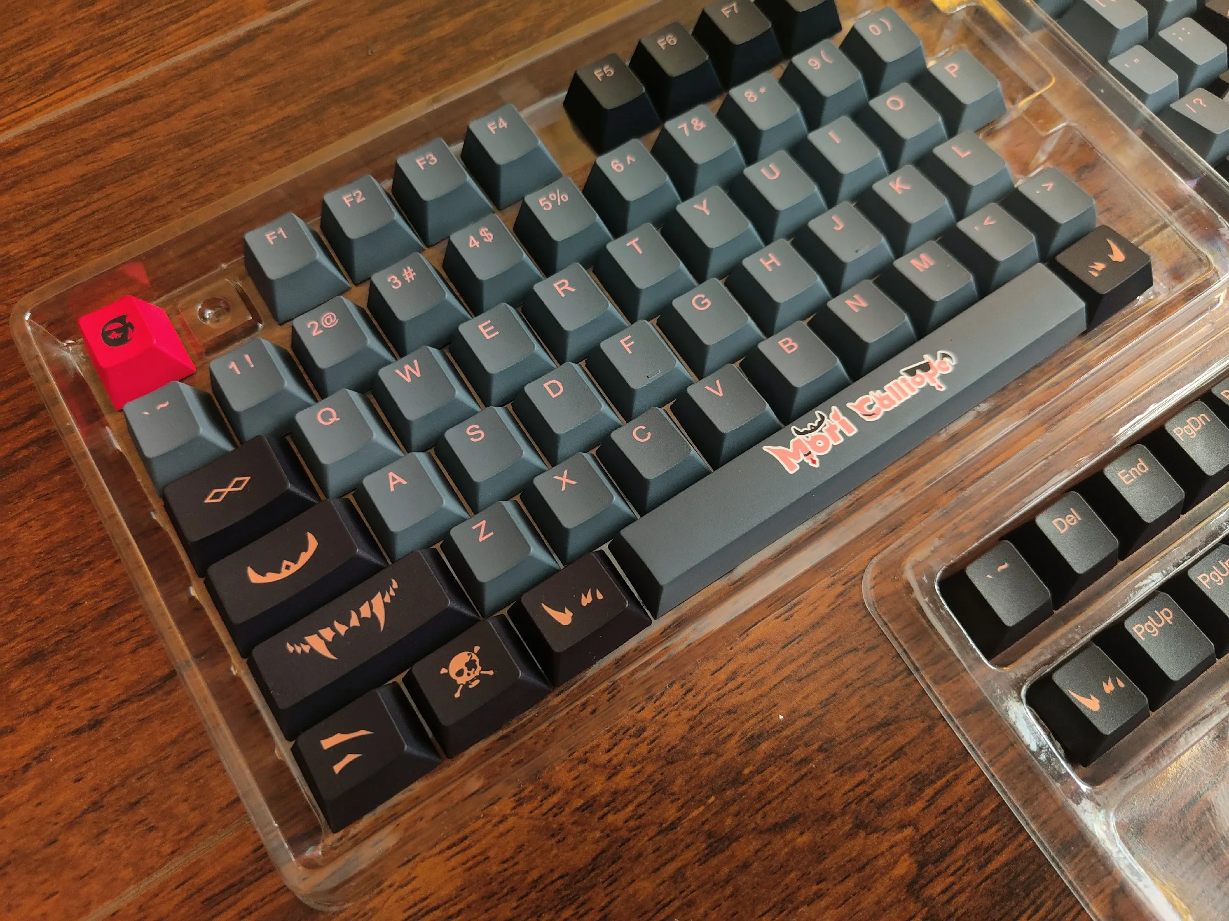 135 teclas Vtuber Mori Calliope linda chica PBT cereza altura teclas para interruptor MX DIY teclado mecánico personalizado juego regalo - imagen 5