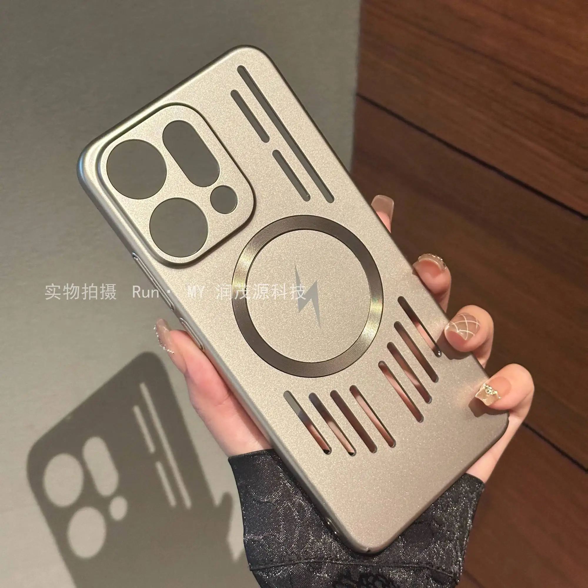 Para Oppo Reno14pro funda lujosa diseño trasero magnético para disipación de calor para Oppo Reno14 parachoques resistente a caídas y impactos