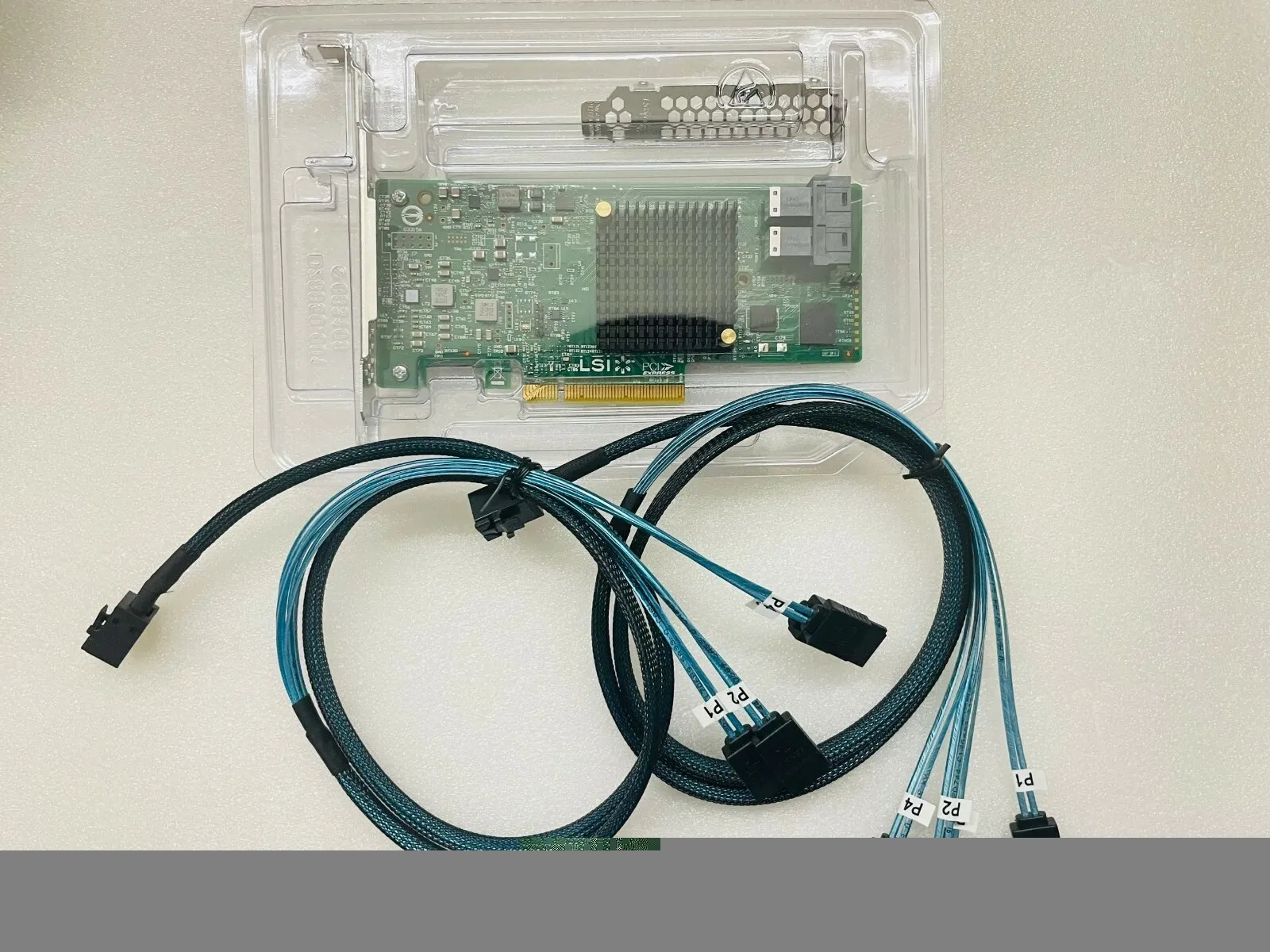 9300-8i 12Gbps SAS LSI HBA Modo TI ZFS FreeNAS unRAID +2* SFF-8643 Cable SATA - imagen 2