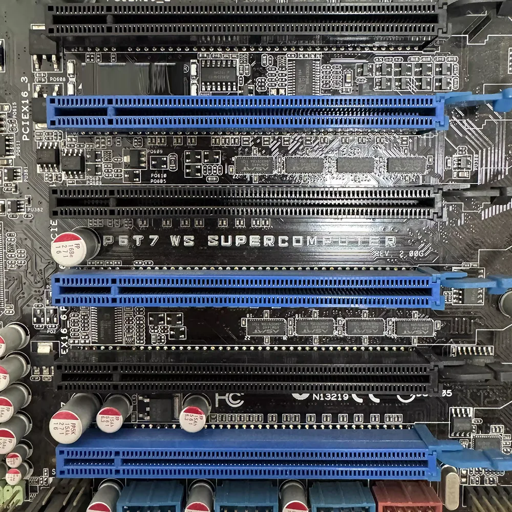 Placa base X58 de 1366 pines con 7 interfaces PCI-E Supercomputador P6T7 WS