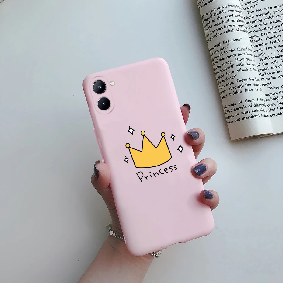 Un teléfono rosa con una corona y la palabra princesa escrita en él