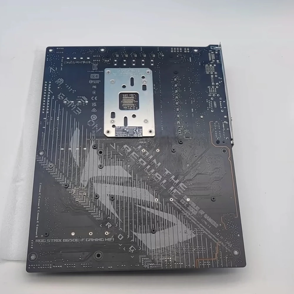 ROG STRIX B650E-F GAMING WIFI Placa base DDR5 - imagen 2