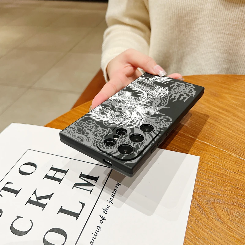 Funda de teléfono con patrón de dragón blanco para Samsung Galaxy S24 S23 Ultra S22 Plus S21 FE A15 A35 A55 A14 A34 A54 A13 A33 A53, funda suave - imagen 4