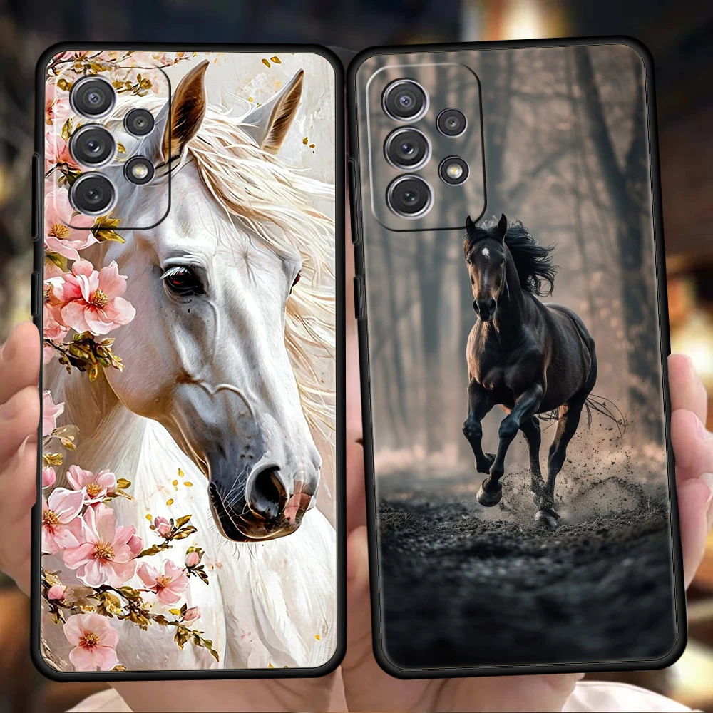 Funda de teléfono galoping con caballos blancos y negros para Samsung A15 A13 A35 A55 A51 A71 A41 A31 A21S A03S A05 A23 A25 A33 A53 A73 5G