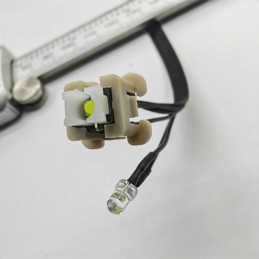Lenovo 720-18APR Interruptor de reinicio con LED y cable auxiliar - imagen 5