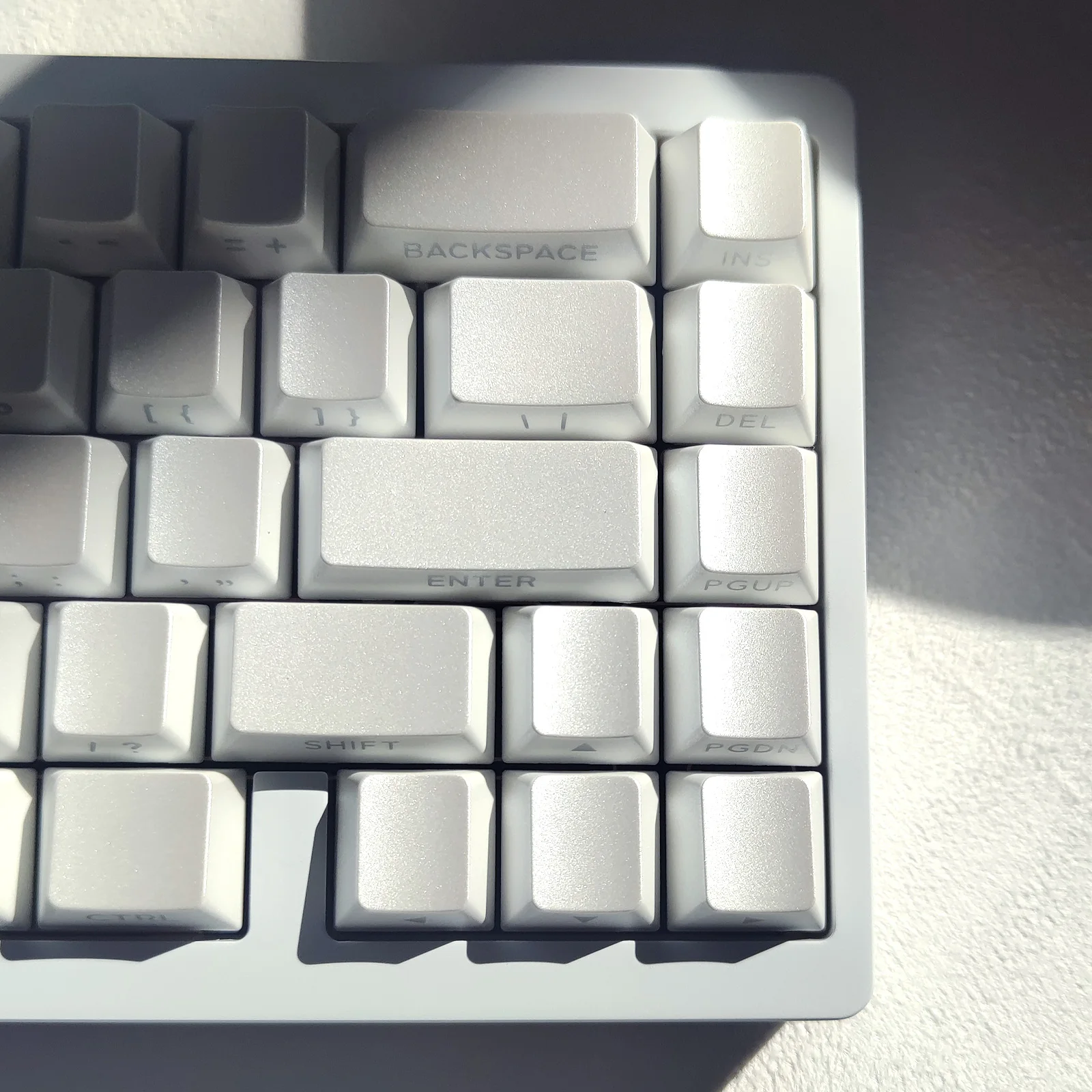 Teclas de perfil de cereza blanca perla con estampado lateral de doble disparo PBT, 80 teclas para teclados mecánicos 60/61/64/65/67/68 - imagen 4