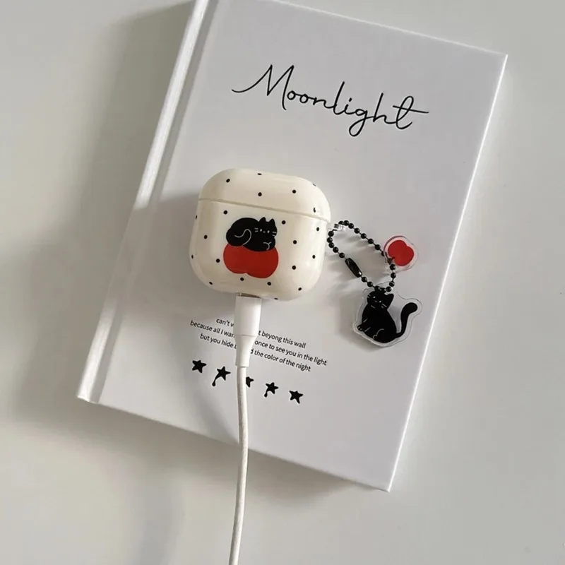Lindo divertido gato negro rojo Apple pantalla completa puntos circulares negros colgante funda para auriculares para AirPods 1 o 2 3 4 Pro 2 - imagen 4