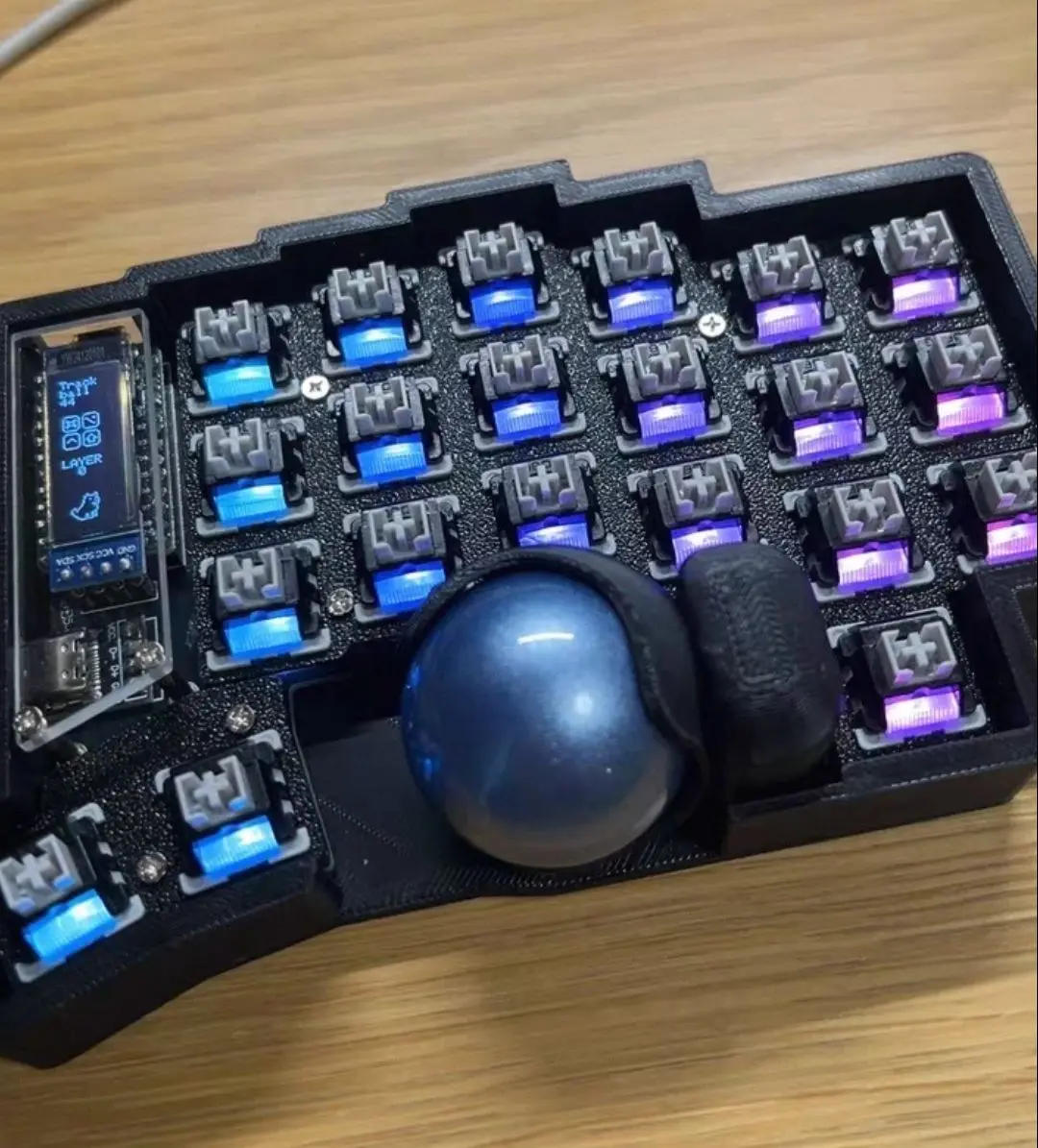 Kit de teclado dividido Trackball 39/44/47/59 3D BT/fial con cable/clavador ergonómico para juegos intercambiable en caliente RGB personalizado zmk con pantalla/Trackball - imagen 3