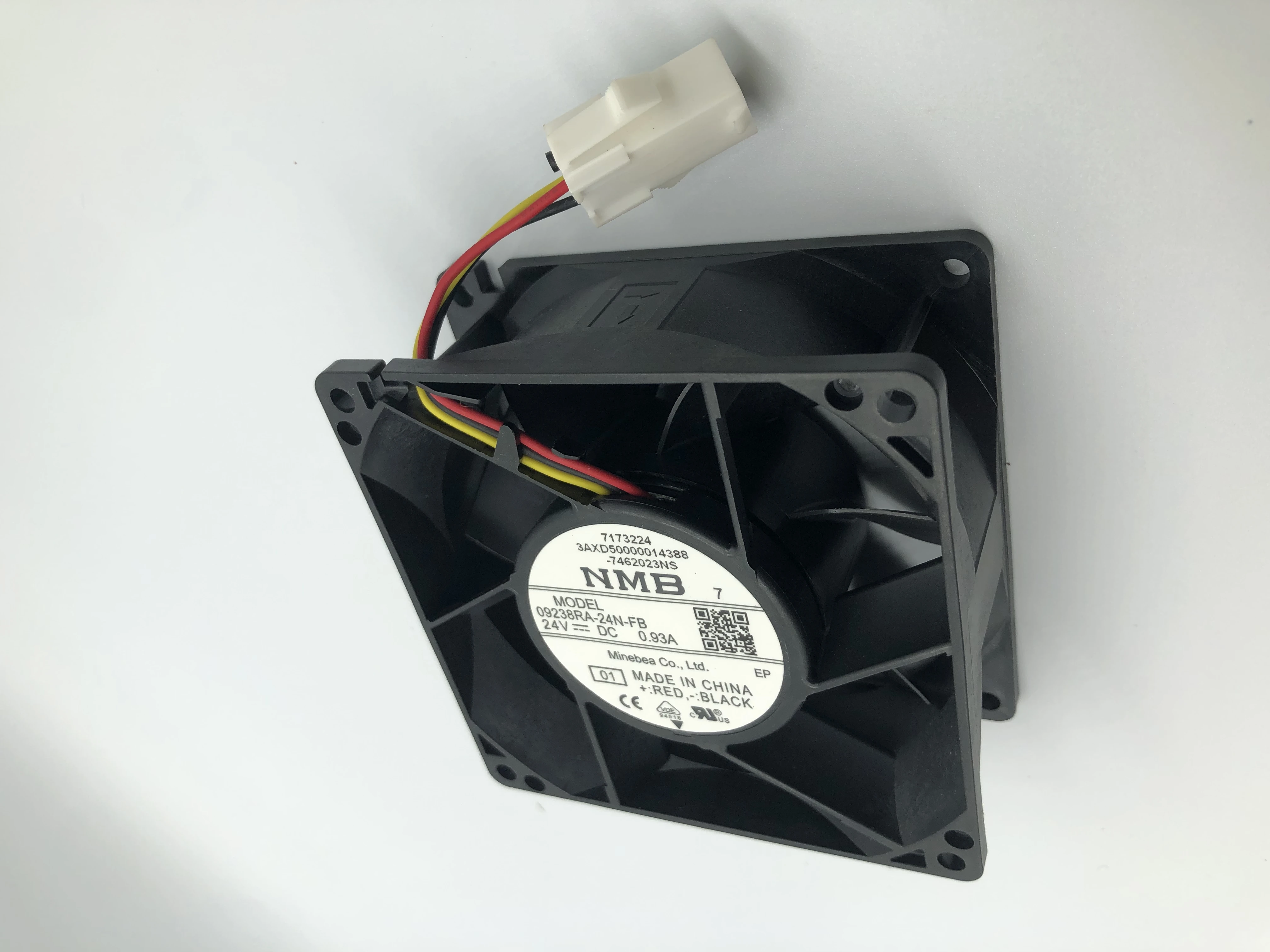 09238RA-24N-FB para NMB-MAT DC 24V 0.93A 92x92x38mm Servidor de 3 cables Axial Potente ventilador de refrigeración de alta velocidad - imagen 4