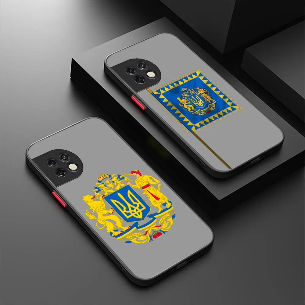 Funda transparente mate con emblema de banderas de Ucrania para Oneplus 10, 9, 8T, 8, 7T, 6, 6T, 5, 5T PRO, NORD CE 2, N10, N100, 5G, cubierta negra