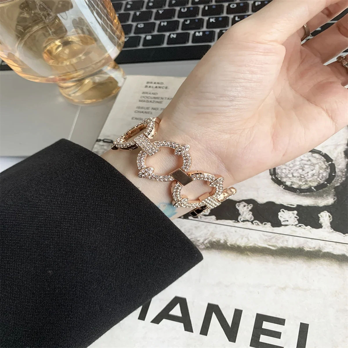 Correa de acero inoxidable con círculos de diamante para Apple Watch, banda de 44/45/49mm, 40/41mm para Apple Watch Series Ultra2 Se 9/8/7/6/5/4/3, 1 unidad 2/1 - imagen 5