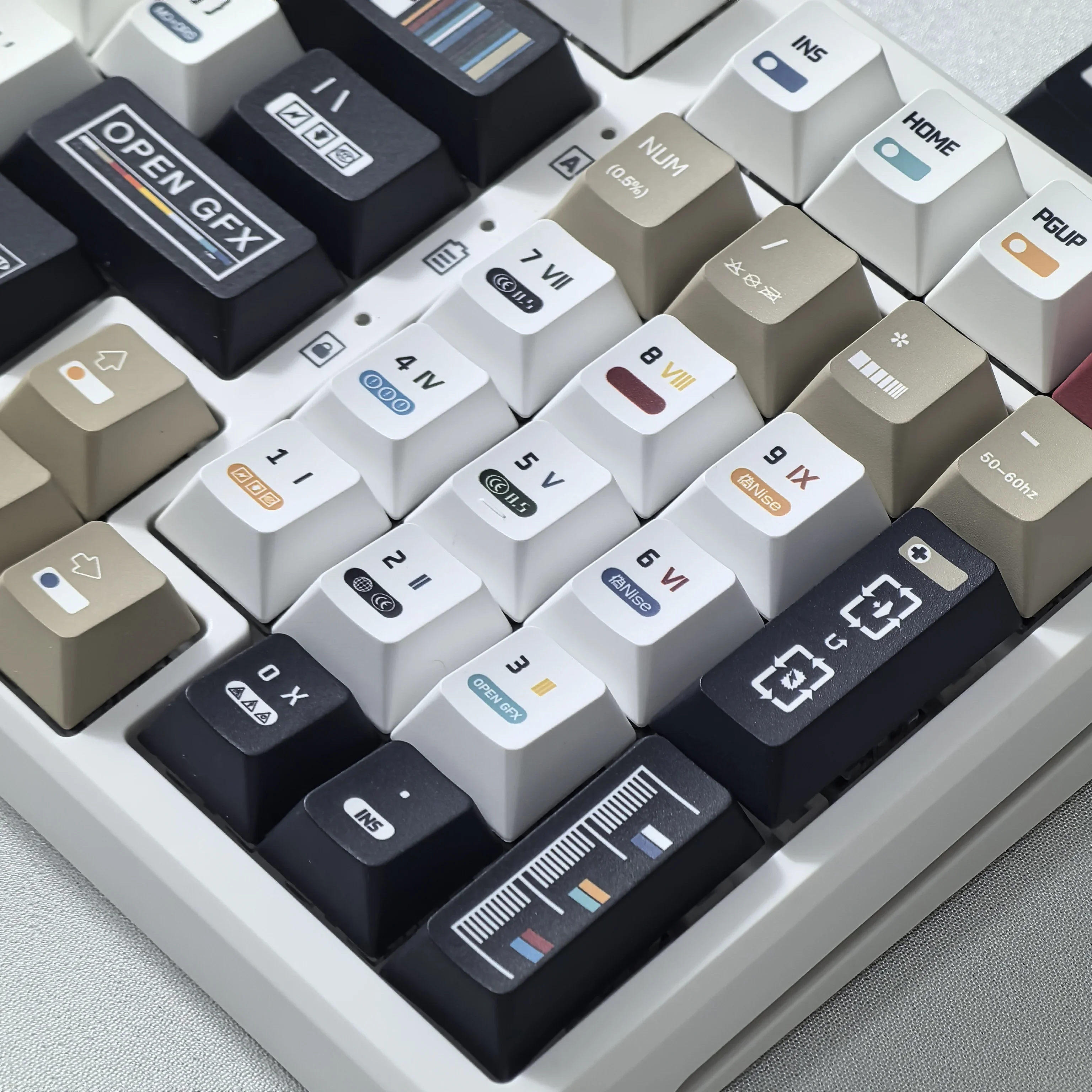 Teclas coreanas con tema de maximalismo, 135 teclas, cereza Pbt, ruso, inglés, Retro, diseño blanco y negro, llave de entrada en forma de "L" - imagen 5