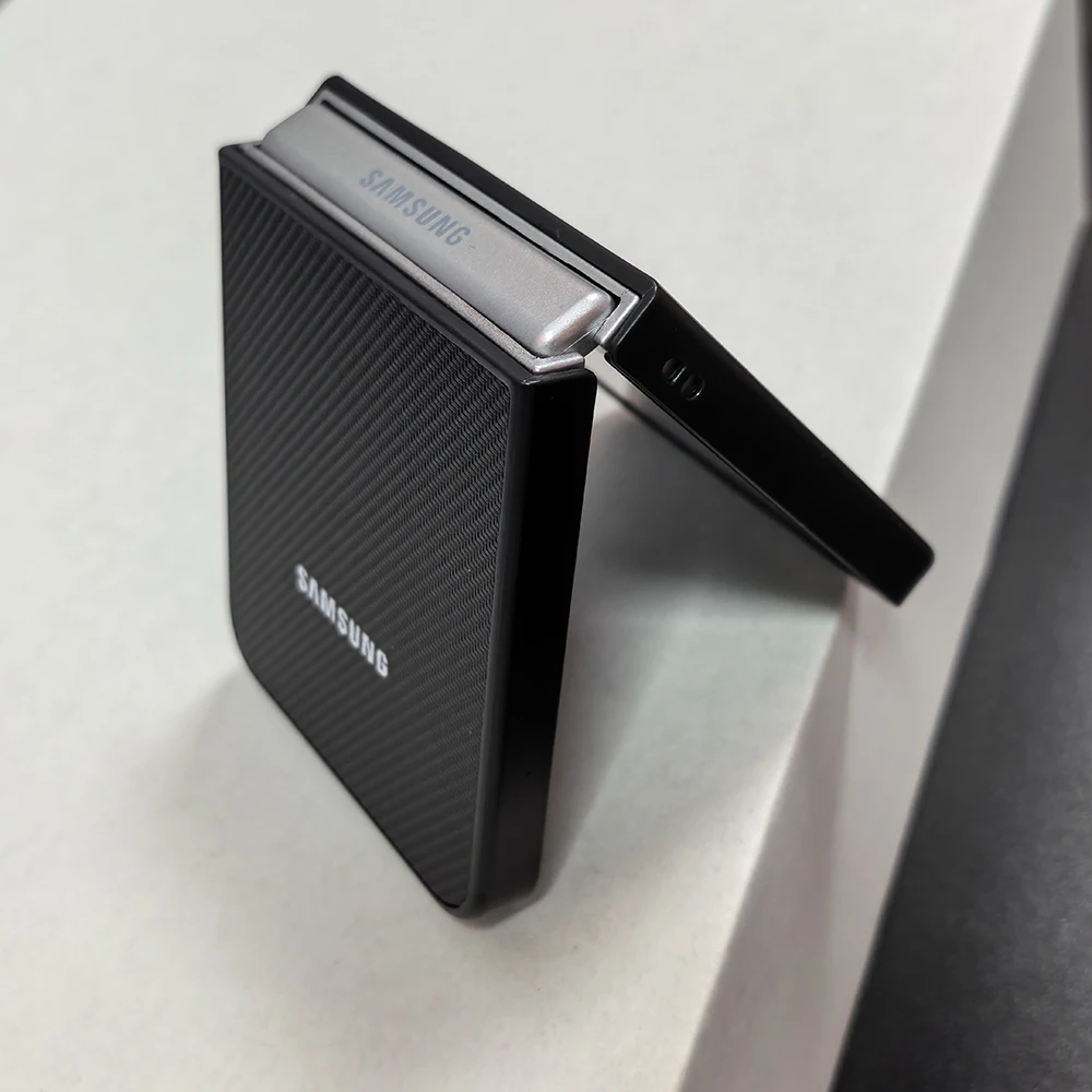 Para Samsung Galaxy Z Flip 3 4 5 6 7 funda acabado mate textura de patrón de fibra de carbono cubierta de teléfono a prueba de golpes - imagen 4