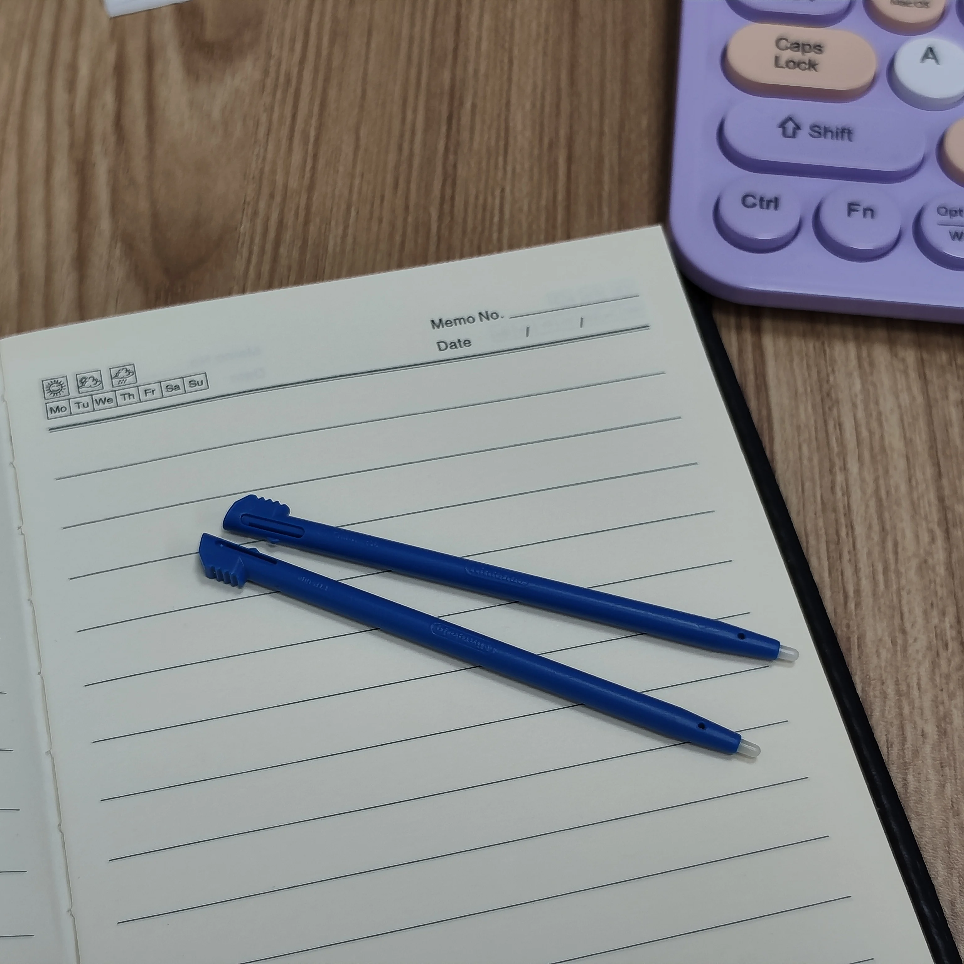 Consola de juegos Nintend 2DS con lápiz de escritura a mano con pantalla táctil de plástico azul Original