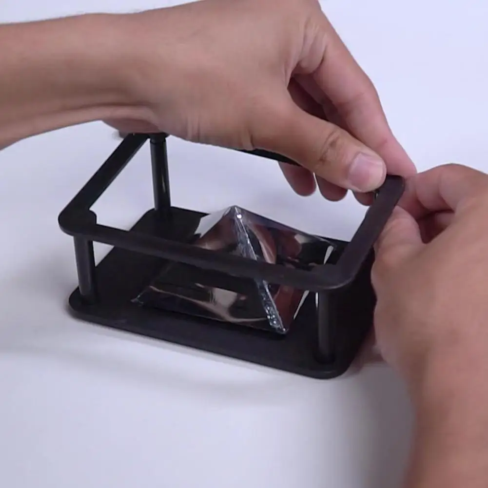 Proyector de pantalla de pirámide de holograma 3D, soporte Universal Compatible con teléfono móvil, Educación Científica infantil - imagen 3
