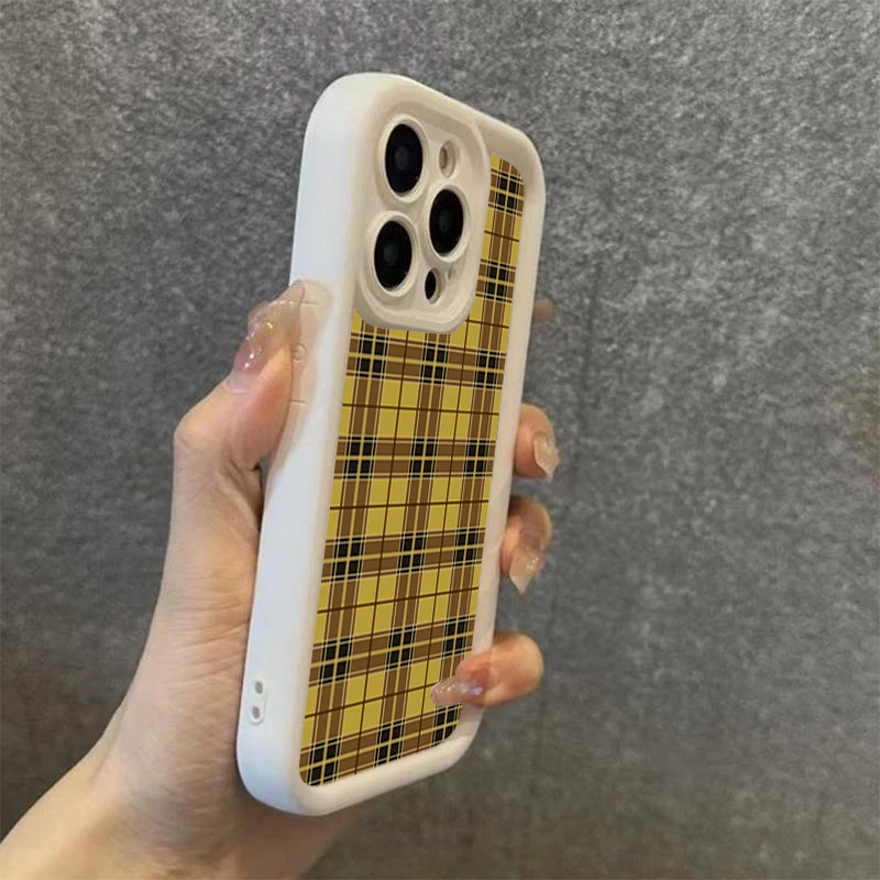 Funda a cuadros marrón-amarillo estilo británico para iPhone 11 12 13 14 15 16PRO MAX PLUS Cobertura completa de lentes Prevención de caídas tpu pho - imagen 2