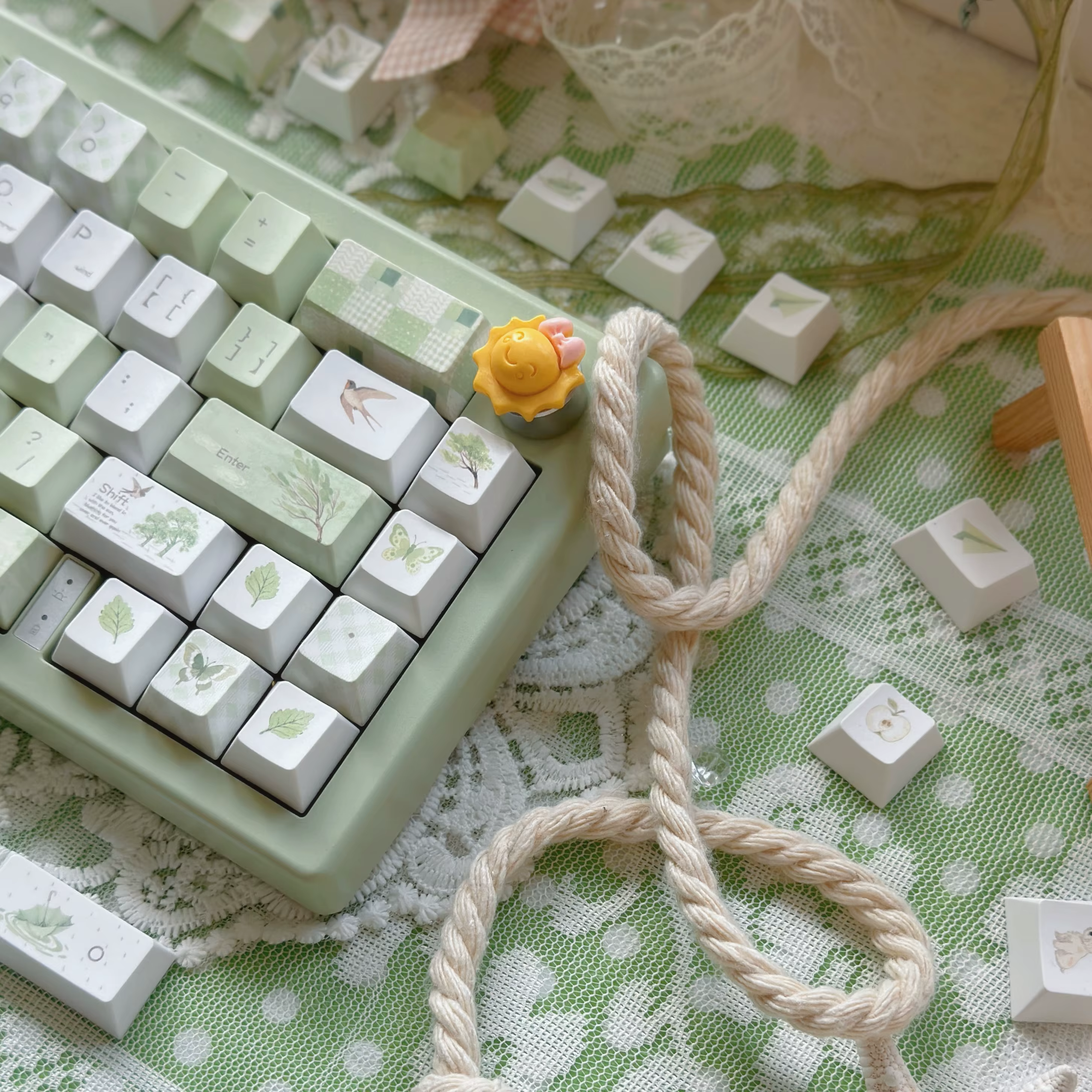 Teclas de lluvia de verano verde claro, perfil de cereza PBT, sublimación térmica de cinco lados, bonitas teclas para teclado mecánico, 130 teclas - imagen 4