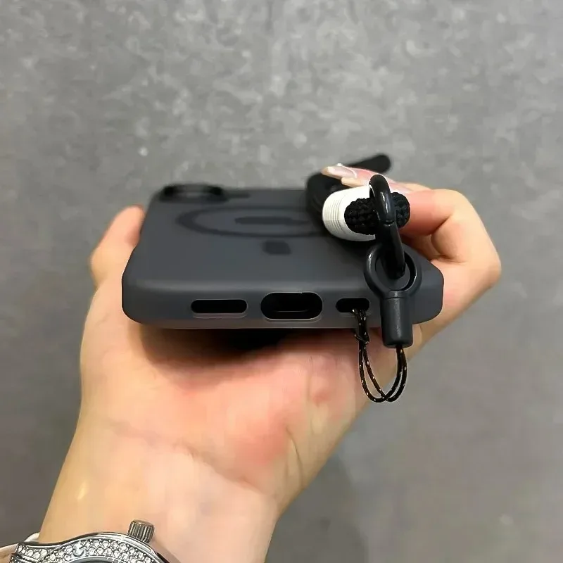 Funda cruzada de silicona suave mate de lujo con correa para iPhone 16 15 14 11 12 13 Pro Max Plus, funda mate de TPU con correa para muñeca - imagen 5