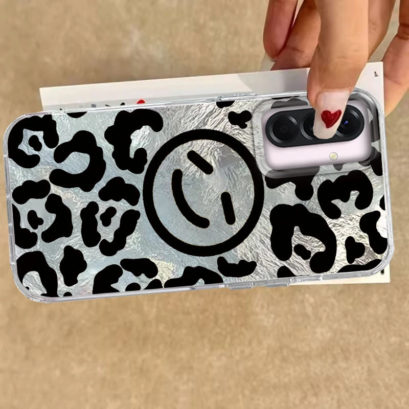 Para Samsung Galaxy A56 A55 A54 A53 A35 A36 A34 A07 A17 A06 A25 A16 A26 A22 A32 A15 funda de teléfono con patrón de vórtice de cara sonriente negra - imagen 5