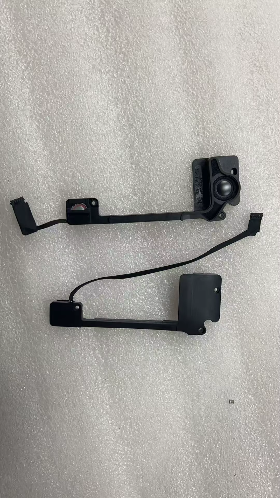 Altavoz Original MacBook Pro 13" Retina A1502 2013-2015 - imagen 3