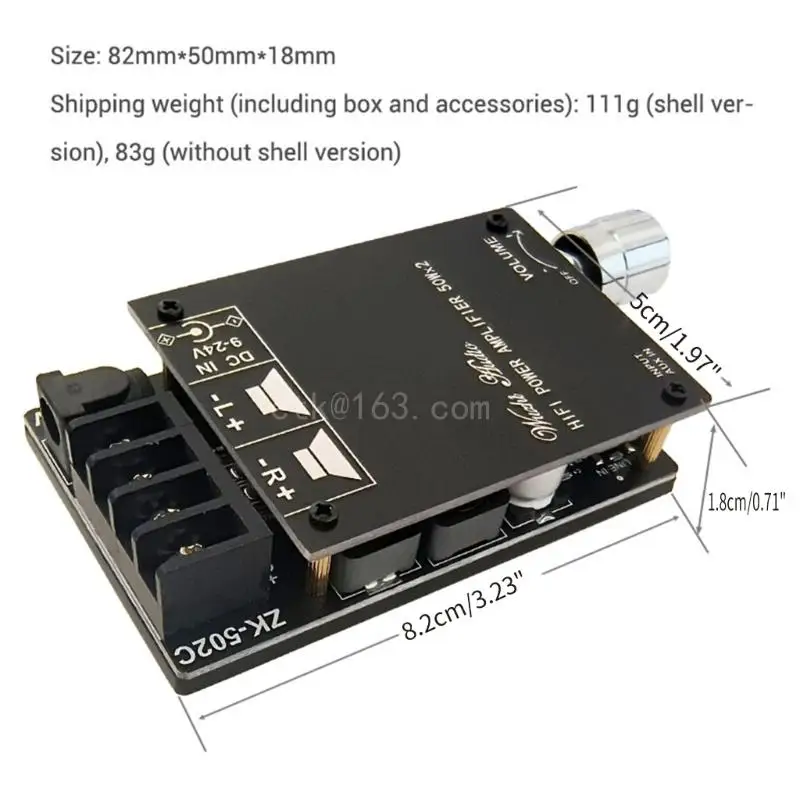 Una caja negra con una etiqueta blanca y un tornillo plateado