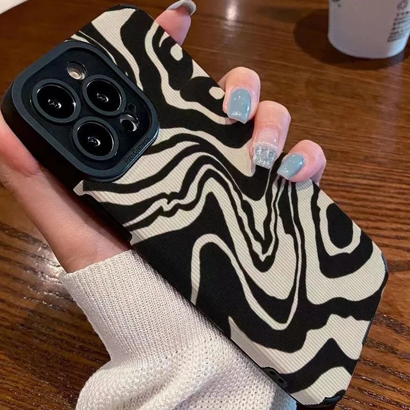 Funda de cuero de silicona arrugada a rayas de cebra a la moda para iPhone 13 14 11 15 16 Pro Max 12 Mini cubierta completa suave a prueba de golpes - imagen 3